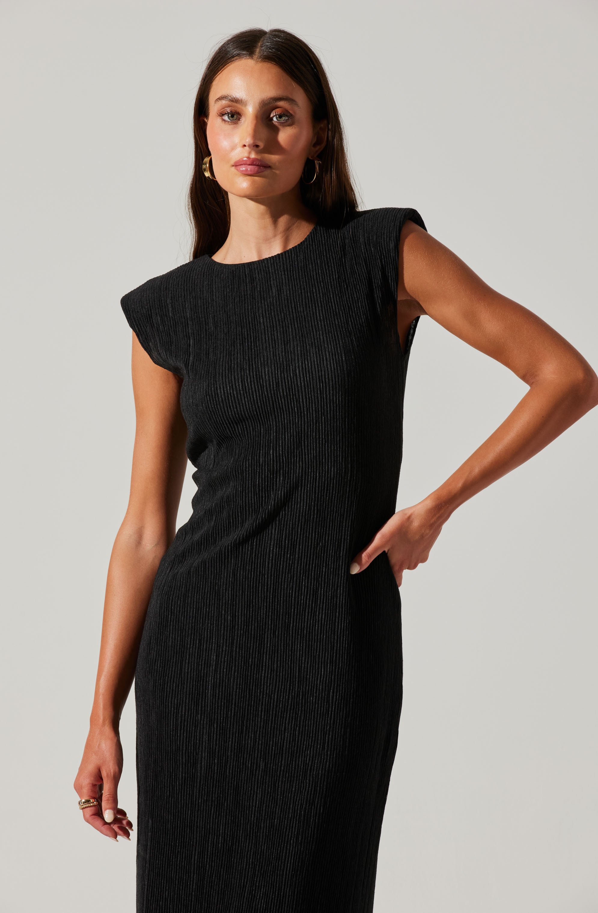 Plisse Straight Neck Midi Dress-Aljck