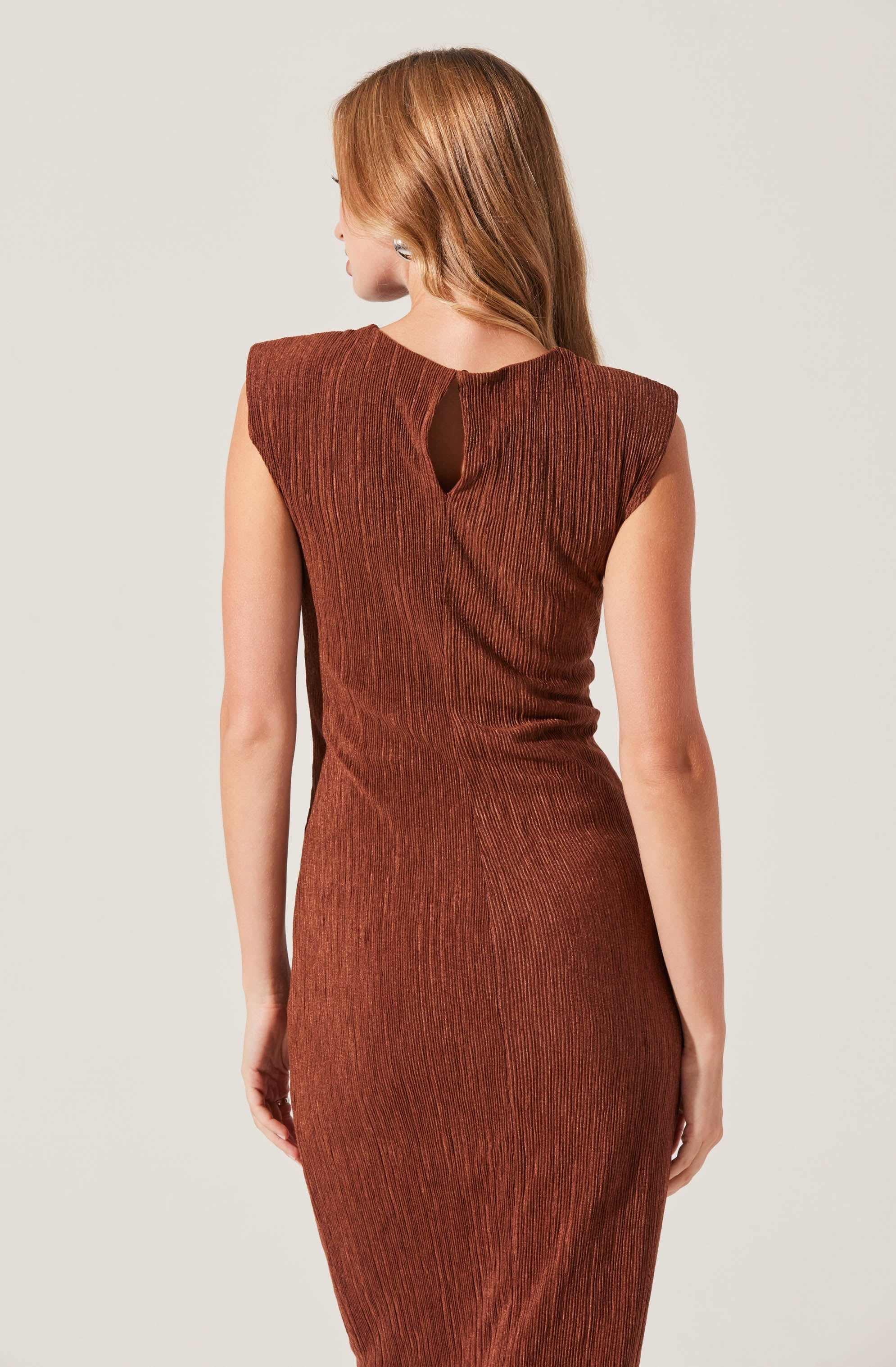 Plisse Straight Neck Midi Dress-Aljck