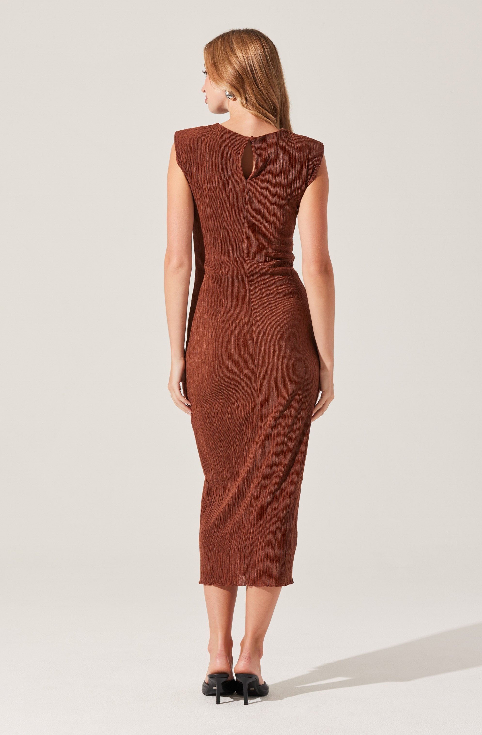 Plisse Straight Neck Midi Dress-Aljck