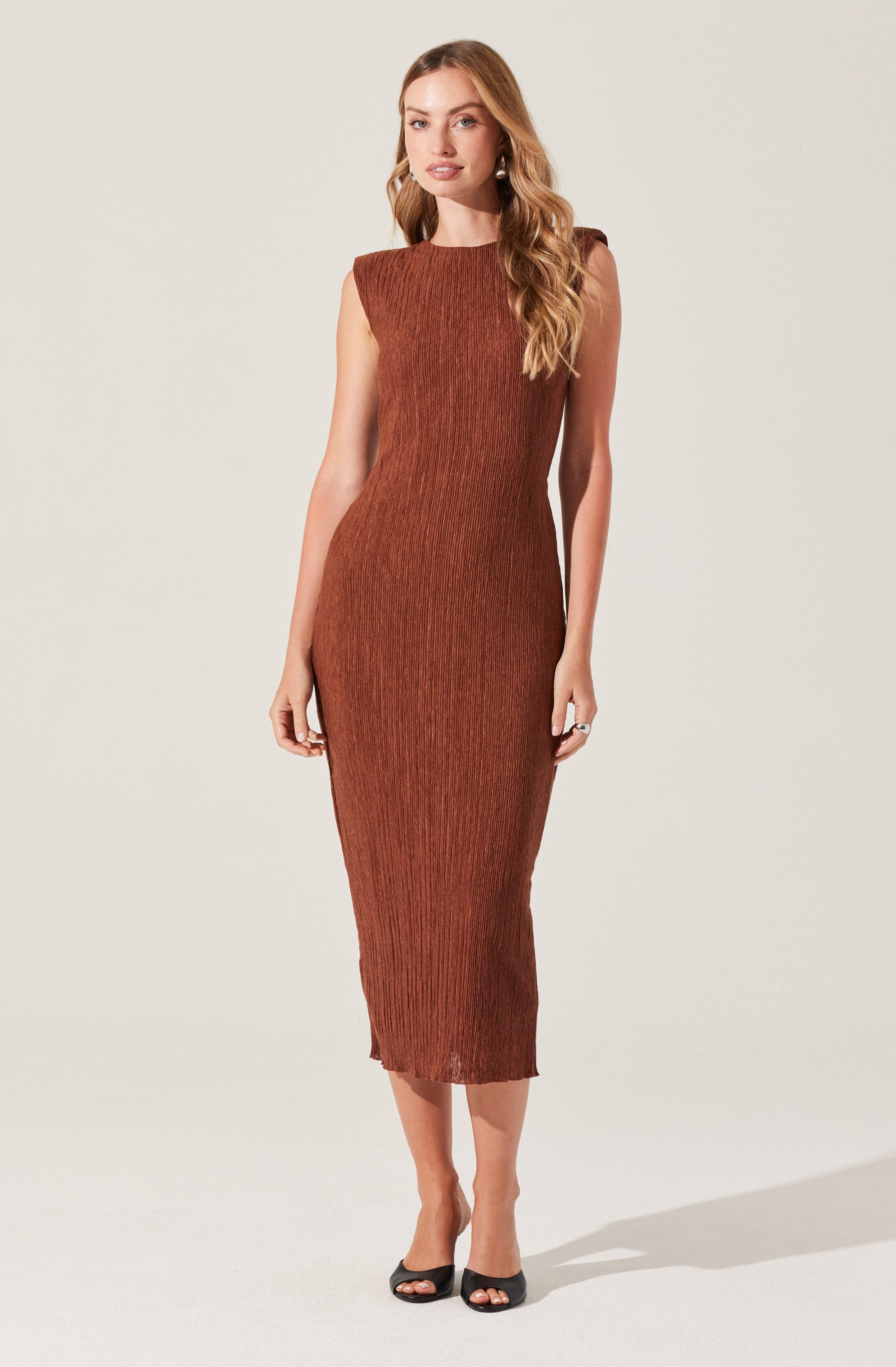 Plisse Straight Neck Midi Dress-Aljck