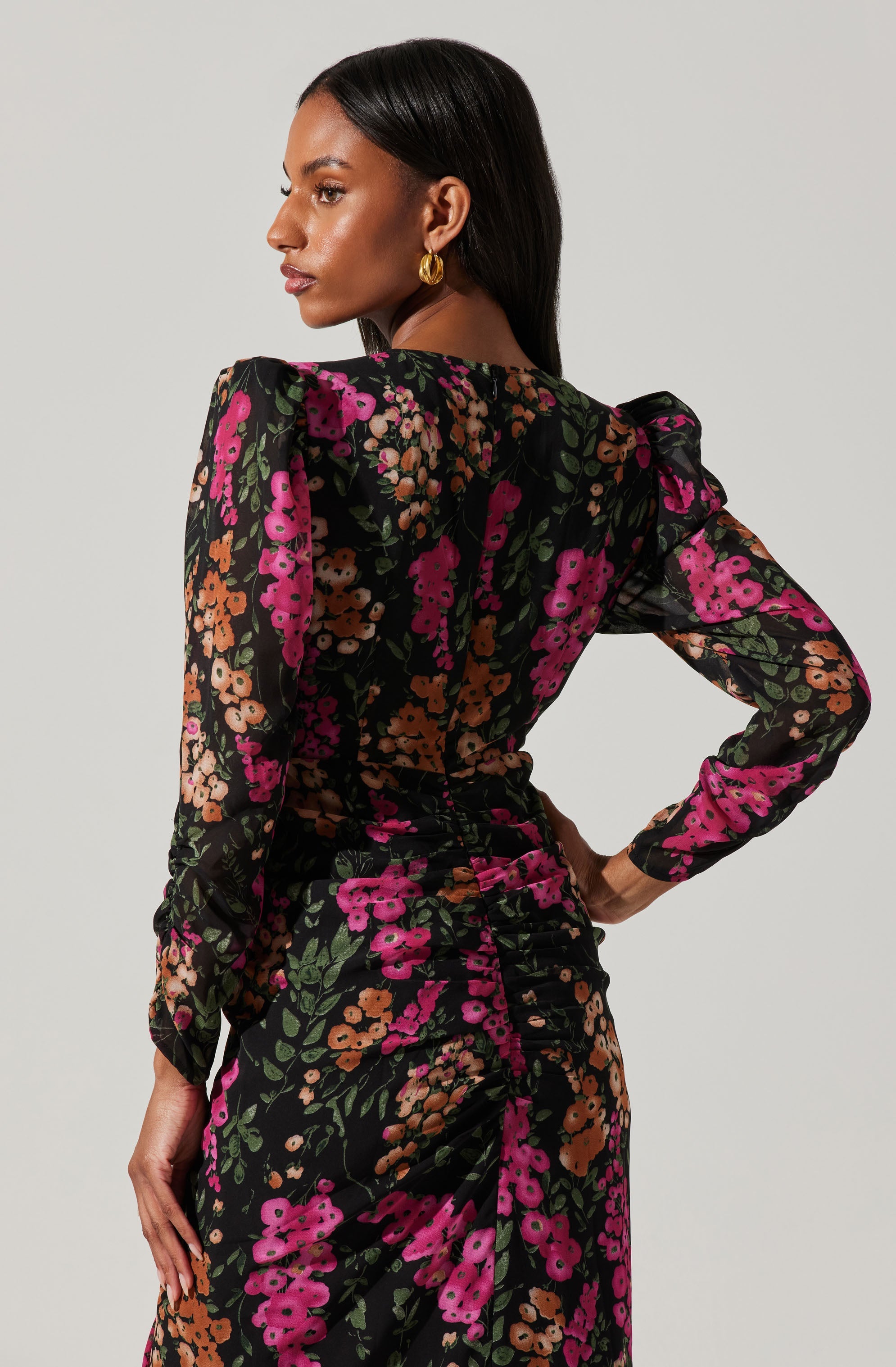 Floral Plunge Ruched Long Sleeve Midi Dress-Aljck