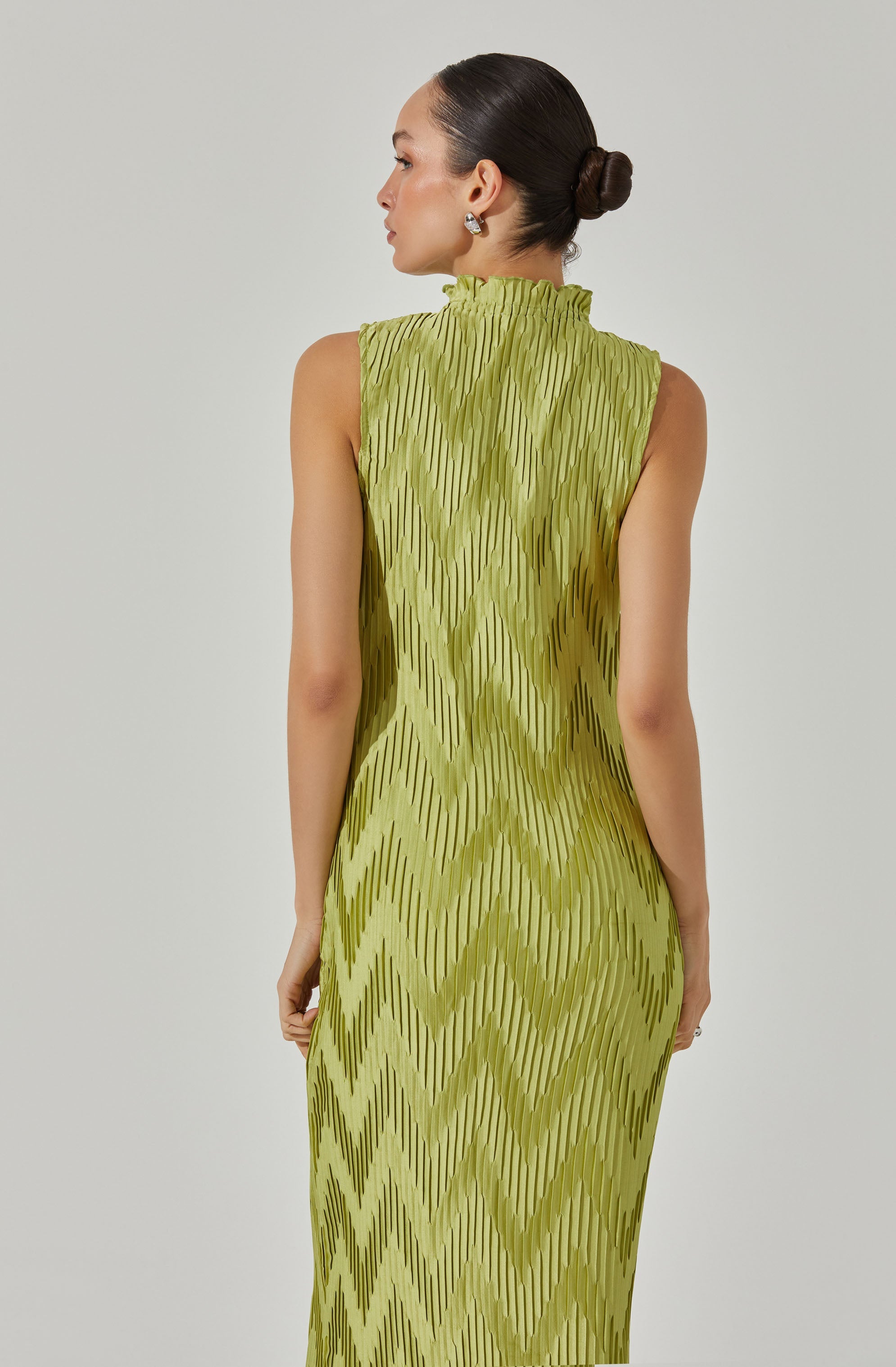 Textured Plisse Mock Neck Midi Dress-Aljck