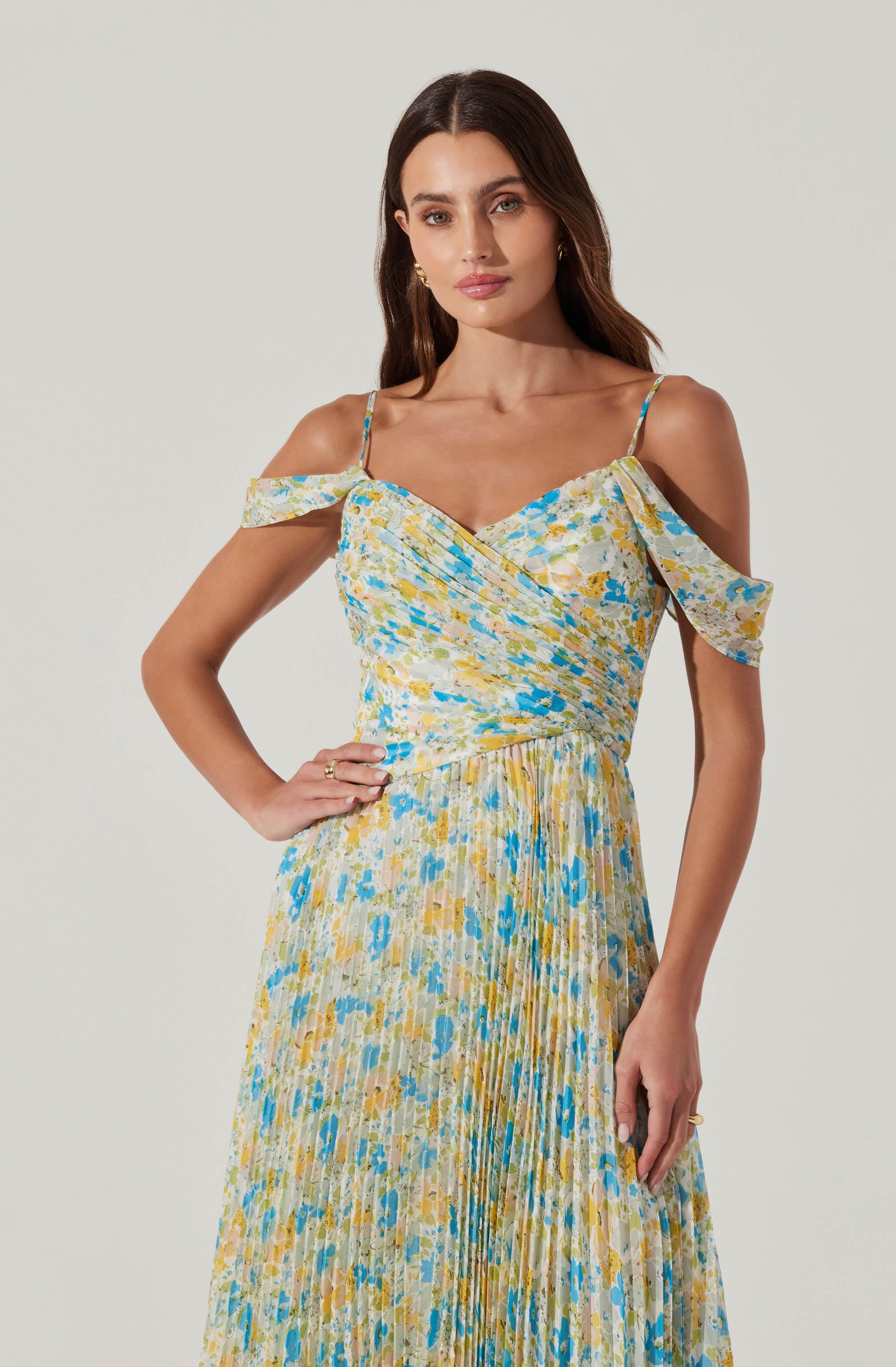 Pleated cold shoulder dress-Aljck