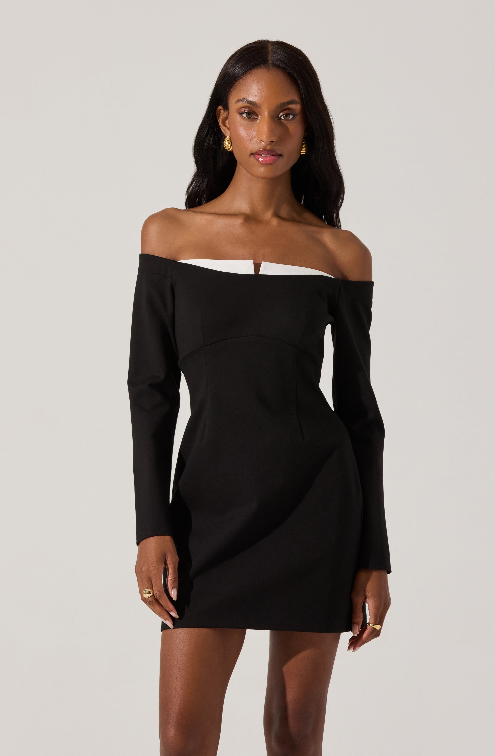 Off shoulder contrast mini dress-Aljck