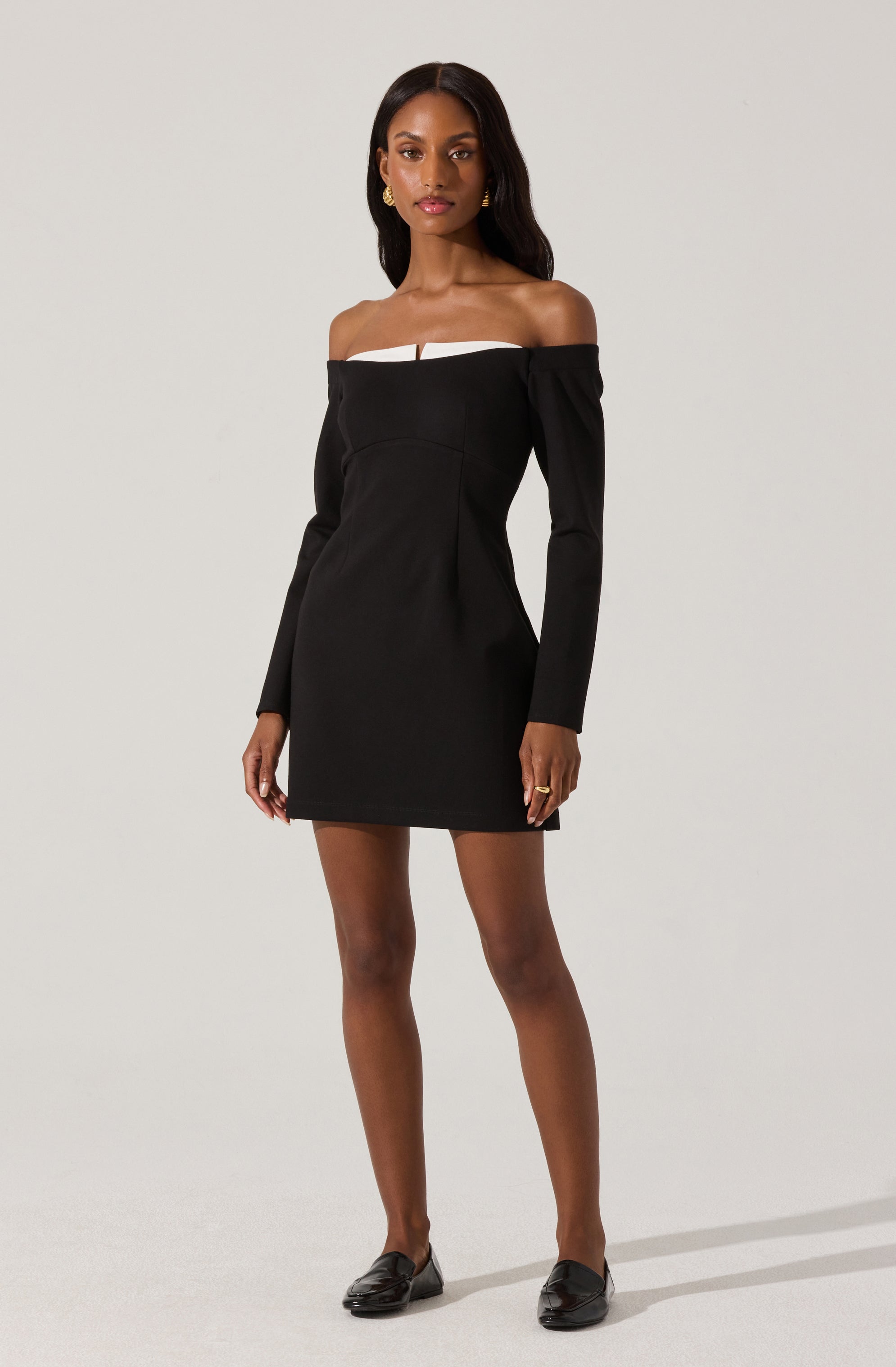 Off shoulder contrast mini dress-Aljck