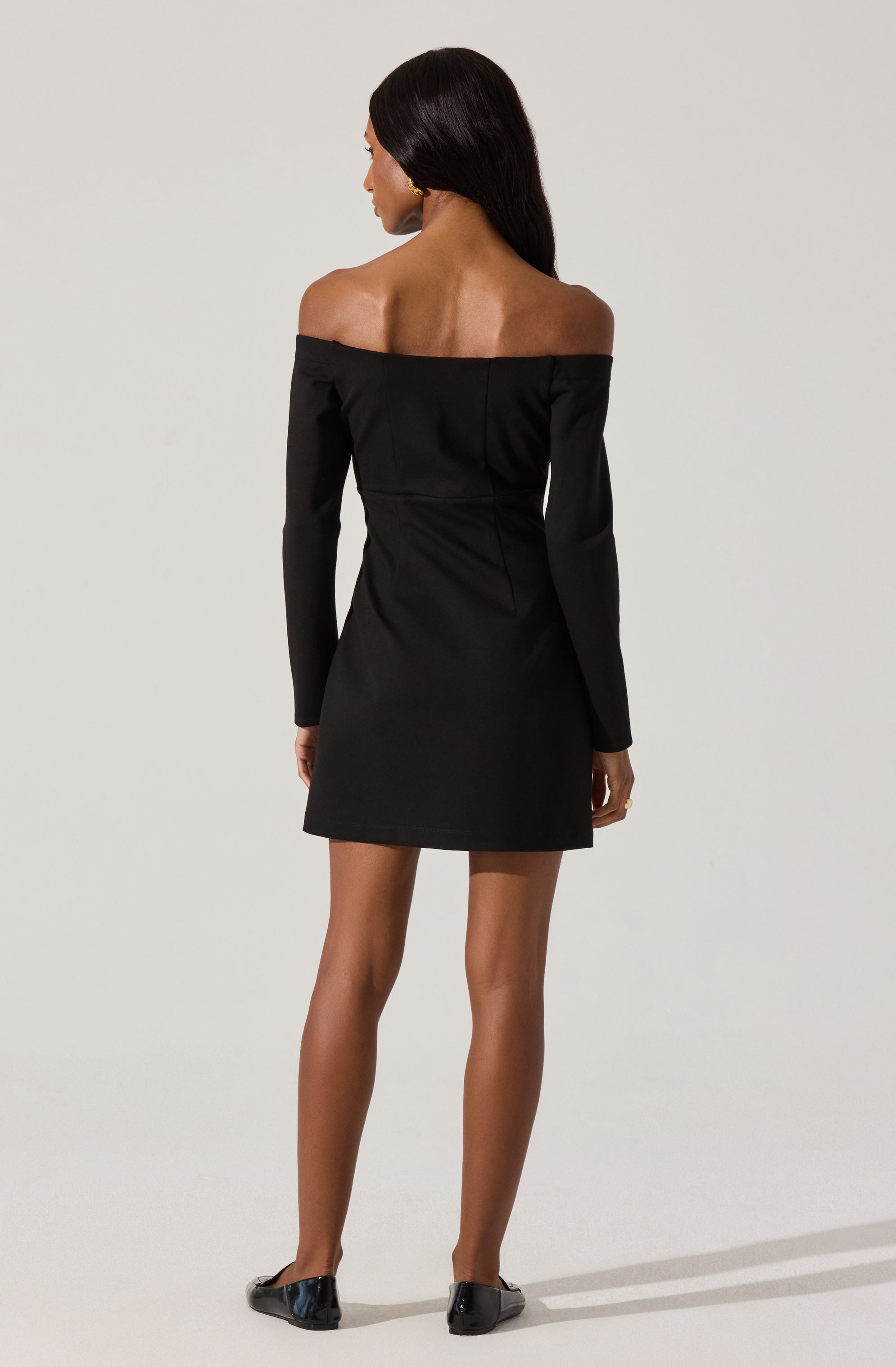 Off shoulder contrast mini dress-Aljck