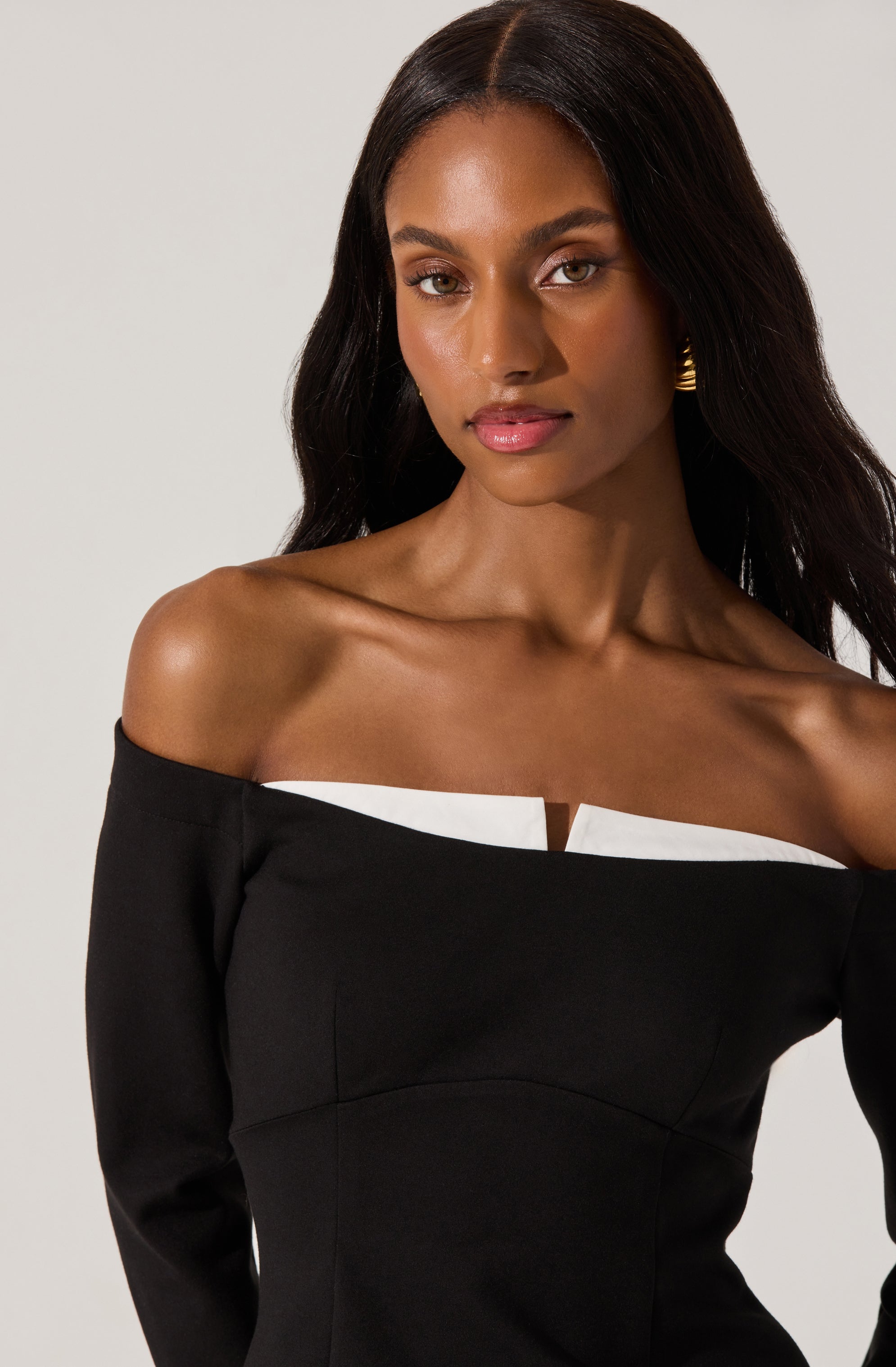 Off shoulder contrast mini dress-Aljck