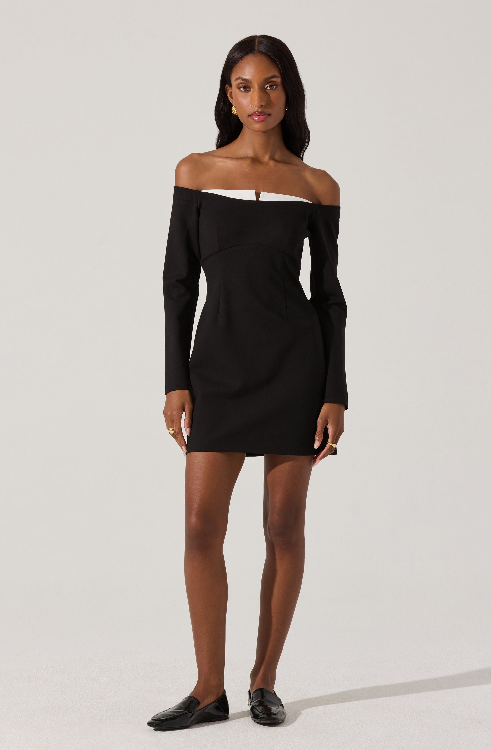Off shoulder contrast mini dress-Aljck
