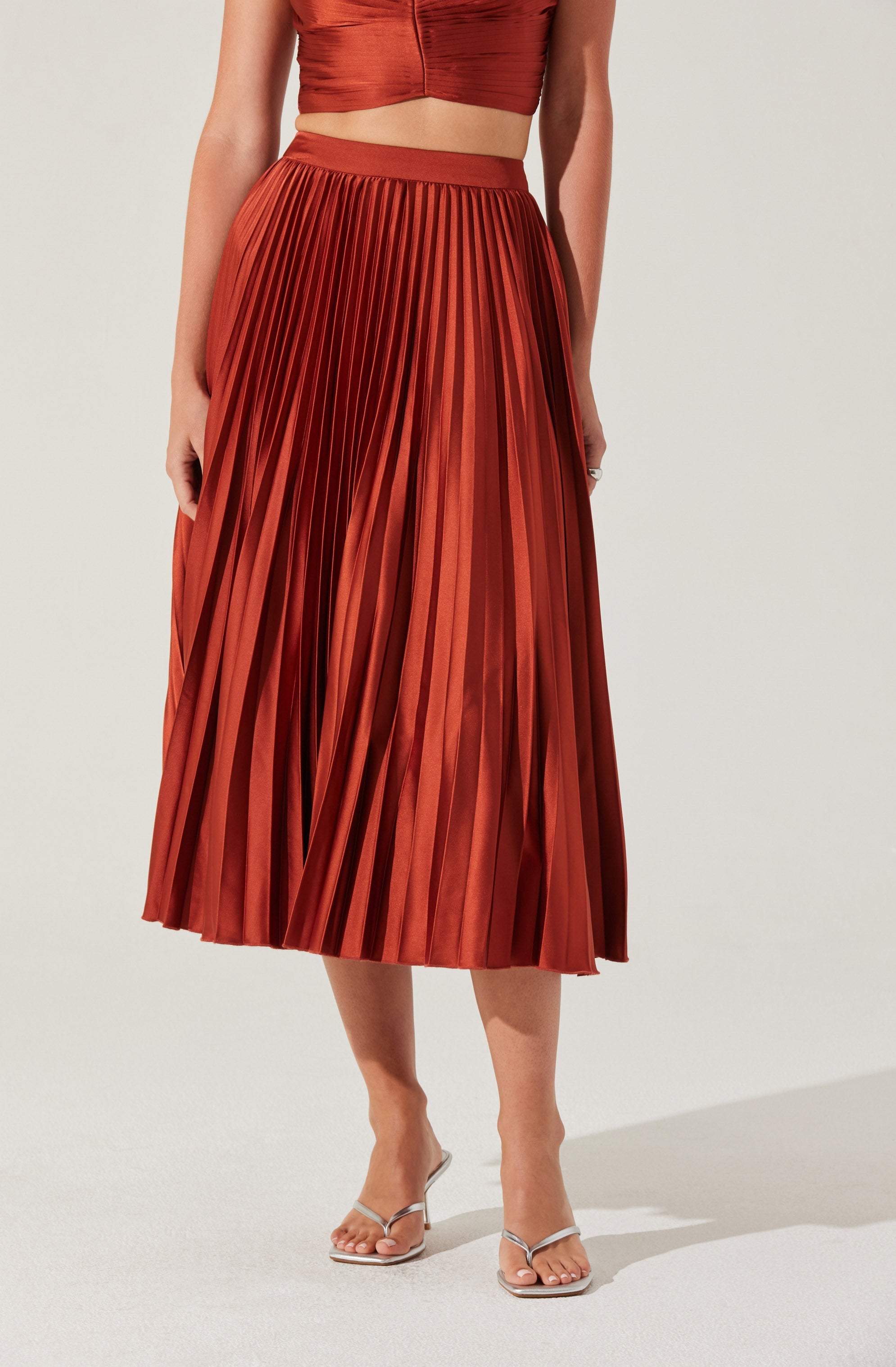 Pleated Satin Midi Skirt-Aljck