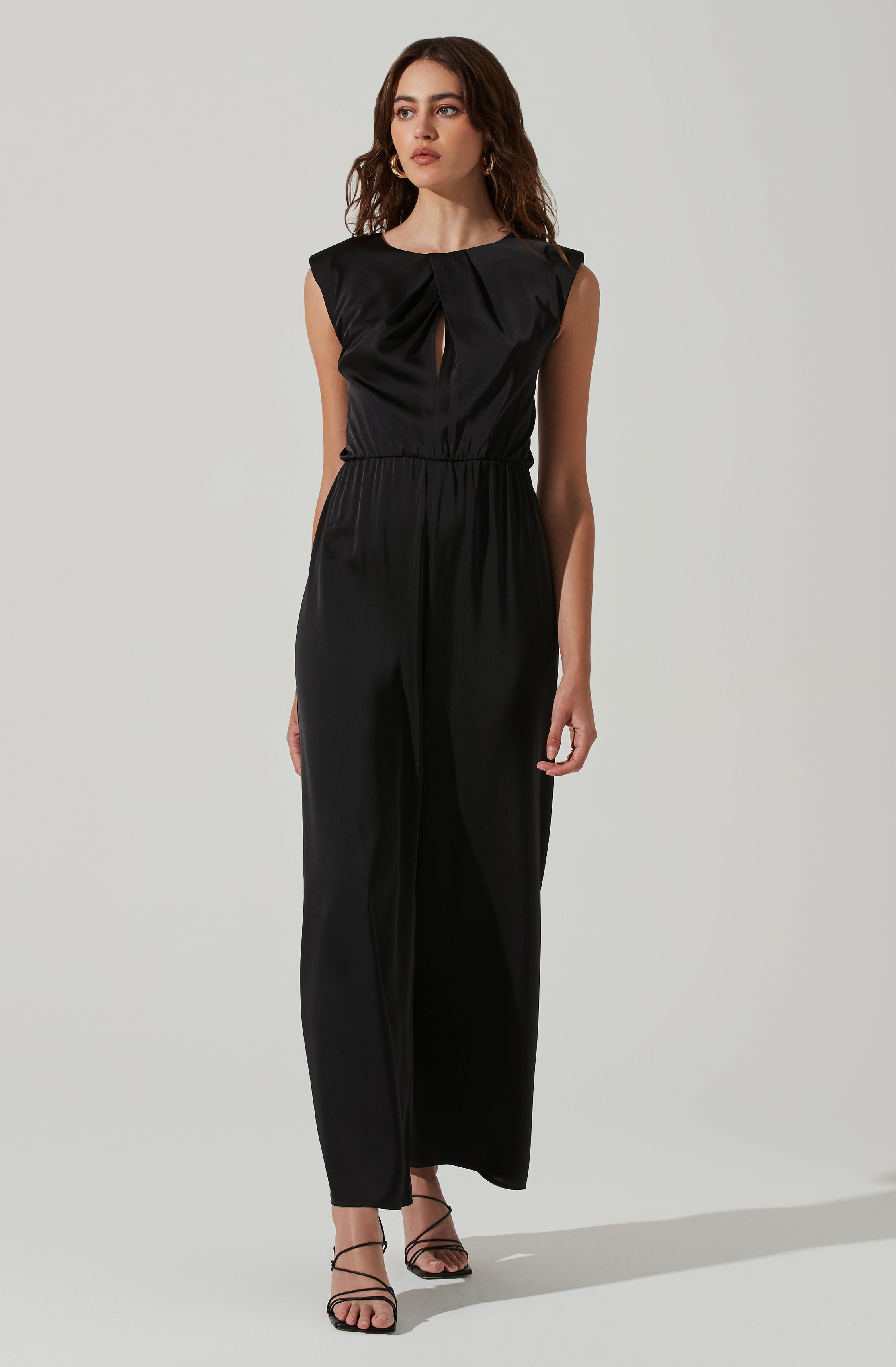 Inverted Pleat Neck Jumpsuit-Aljck
