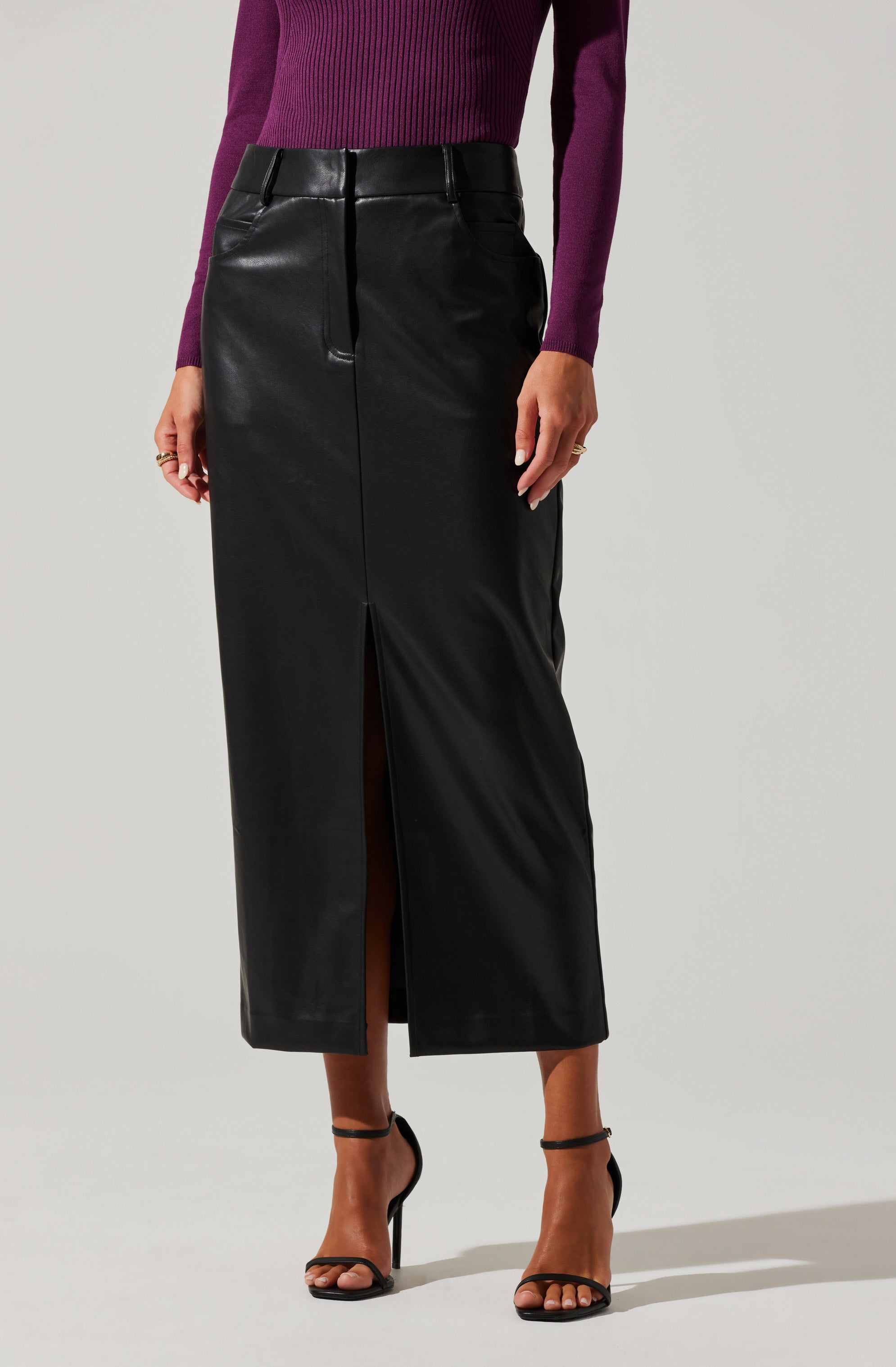 Low Rise Faux Leather Midi Skirt-Aljck