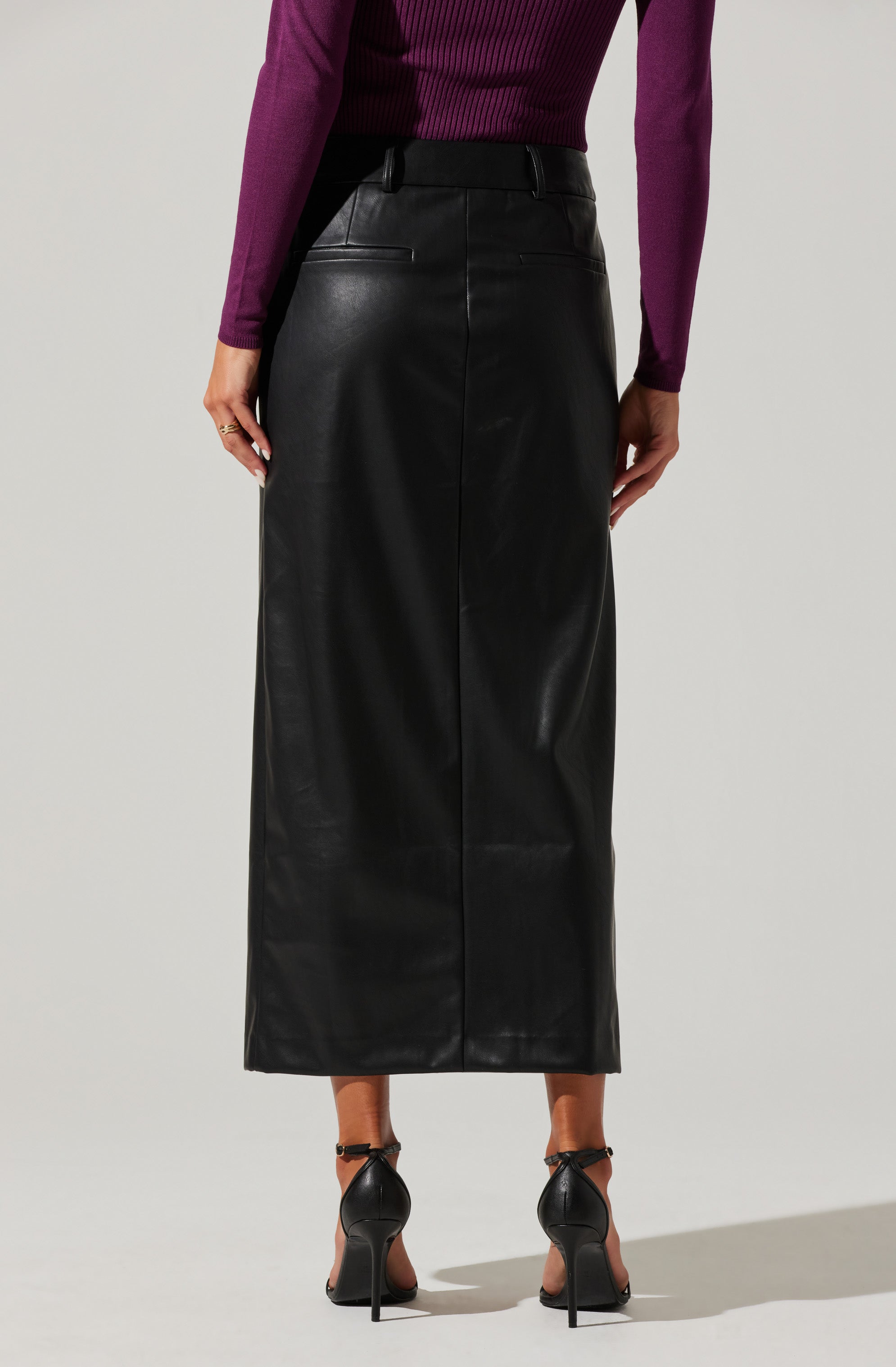 Low Rise Faux Leather Midi Skirt-Aljck
