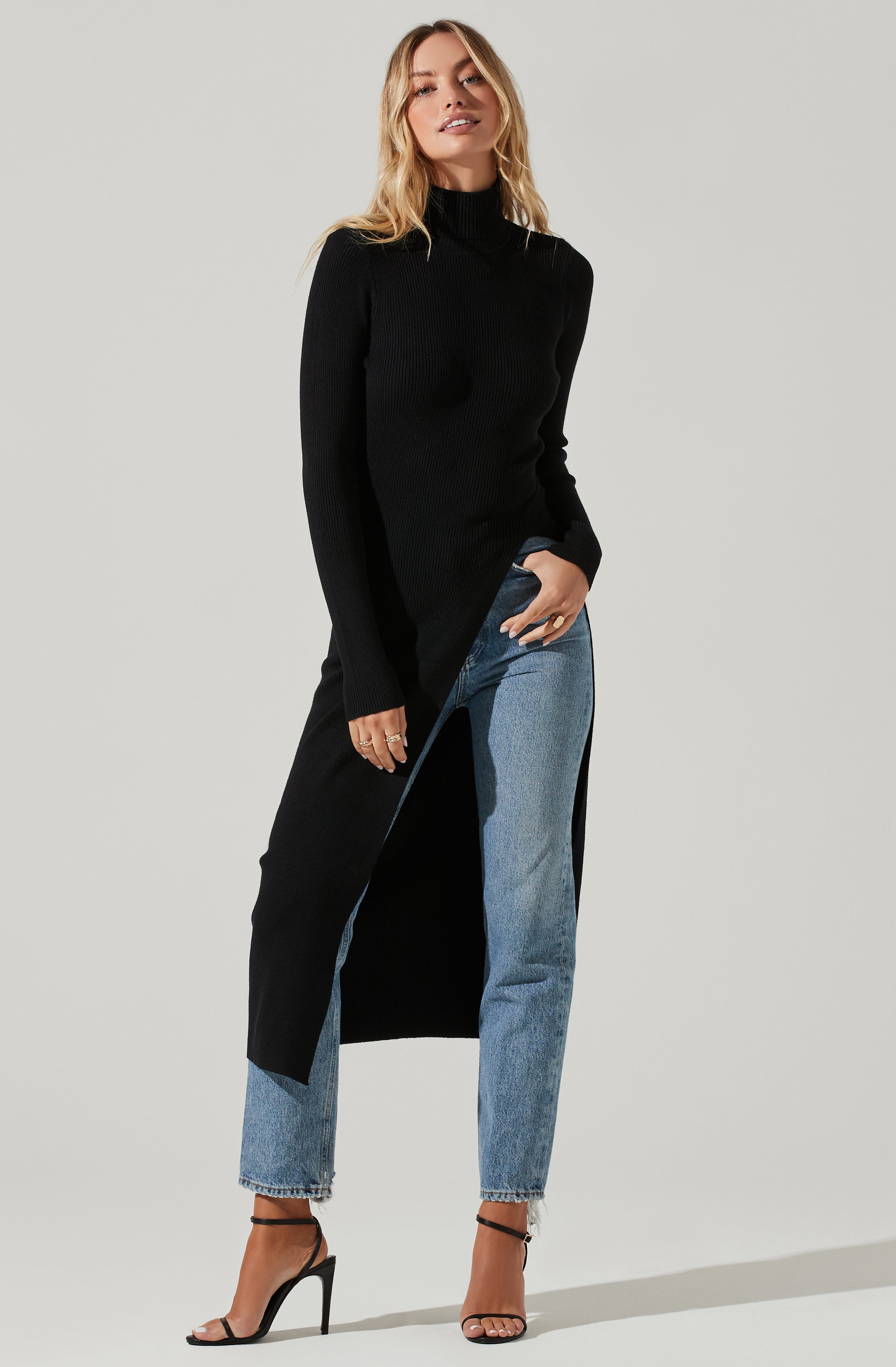 Hi Slit Turtleneck Sweater-Aljck