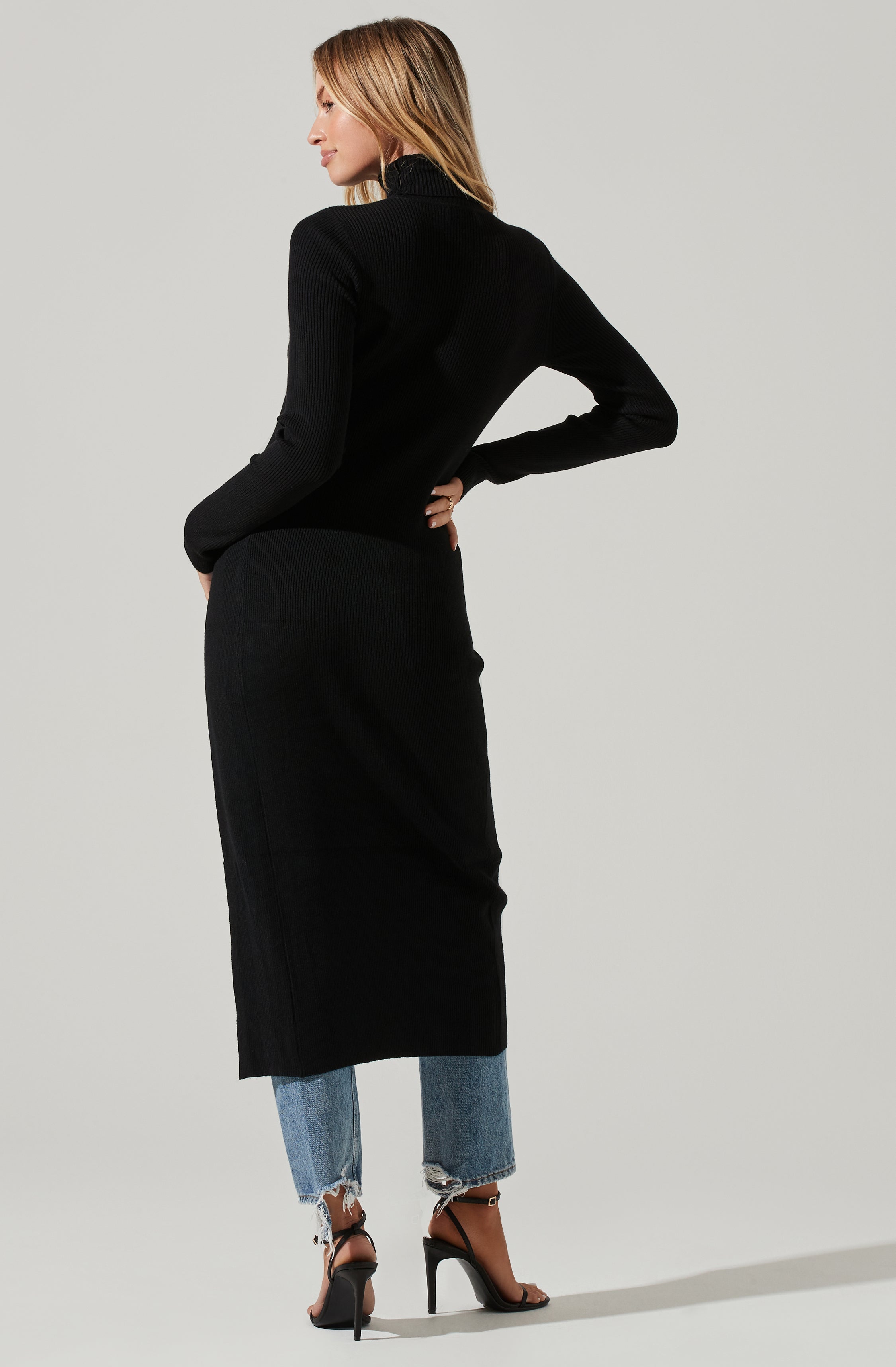 Hi Slit Turtleneck Sweater-Aljck