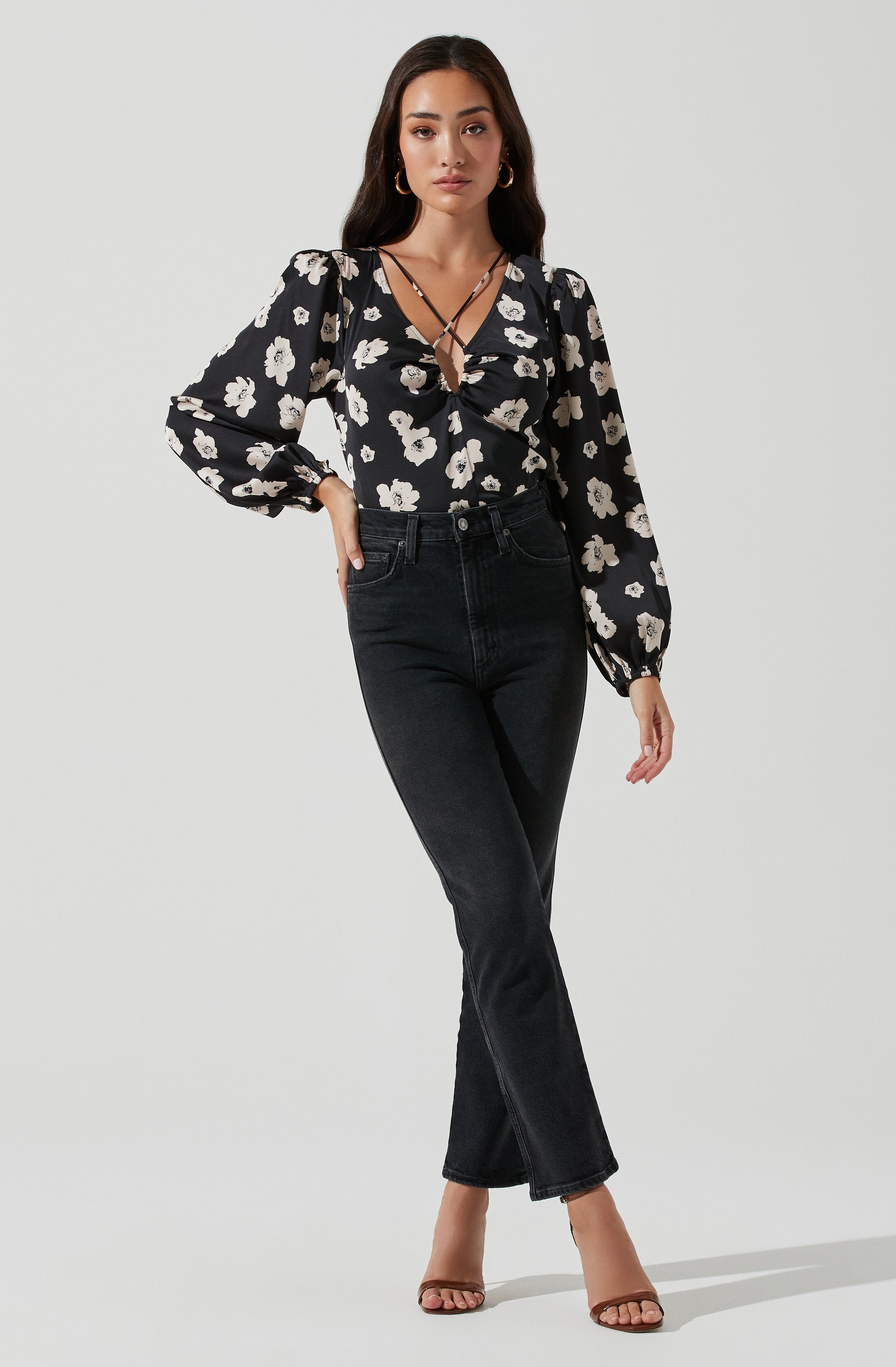 Key Hole Cutout Long Sleeve Top-Aljck