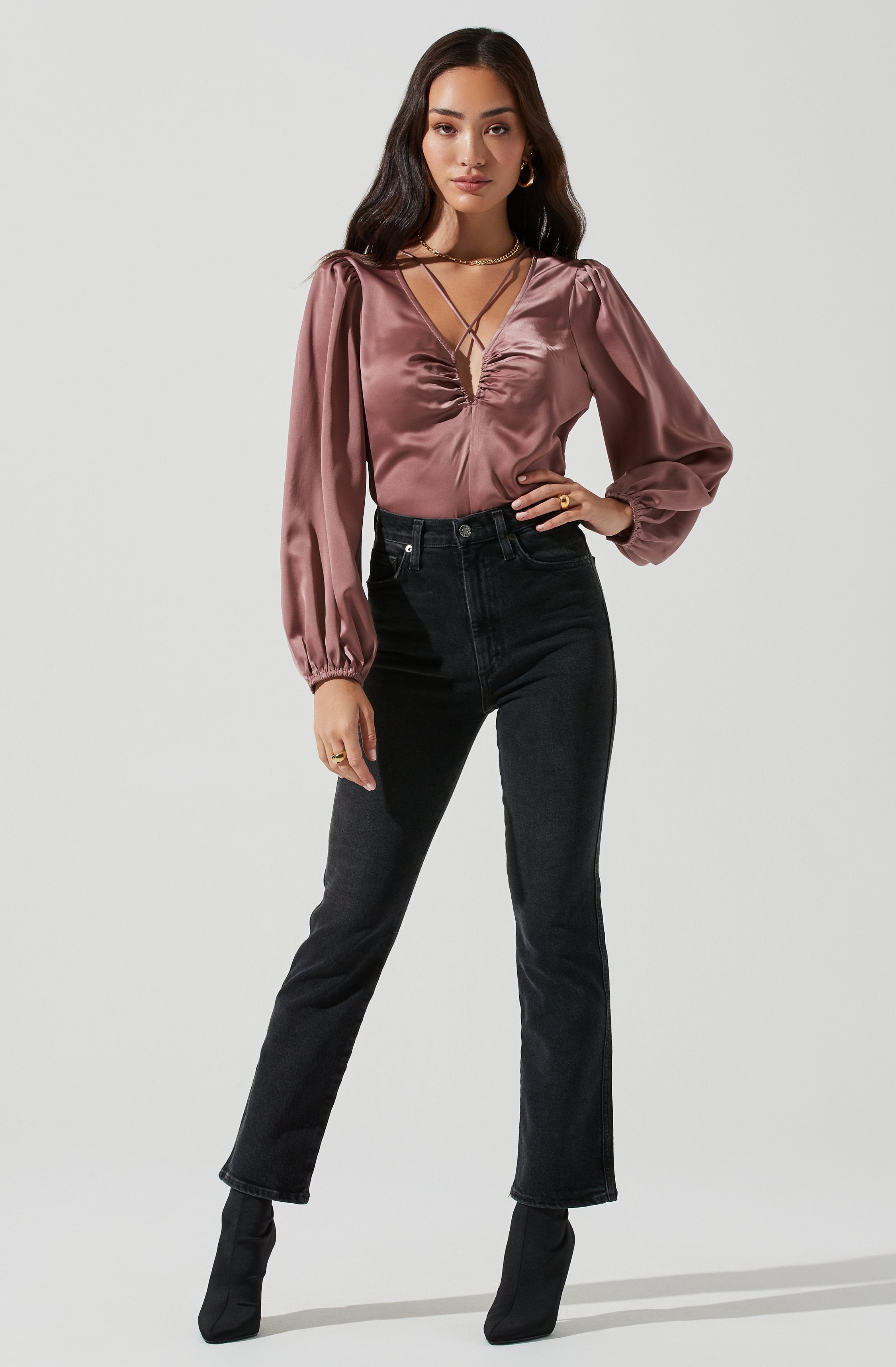 Key Hole Cutout Long Sleeve Top-Aljck