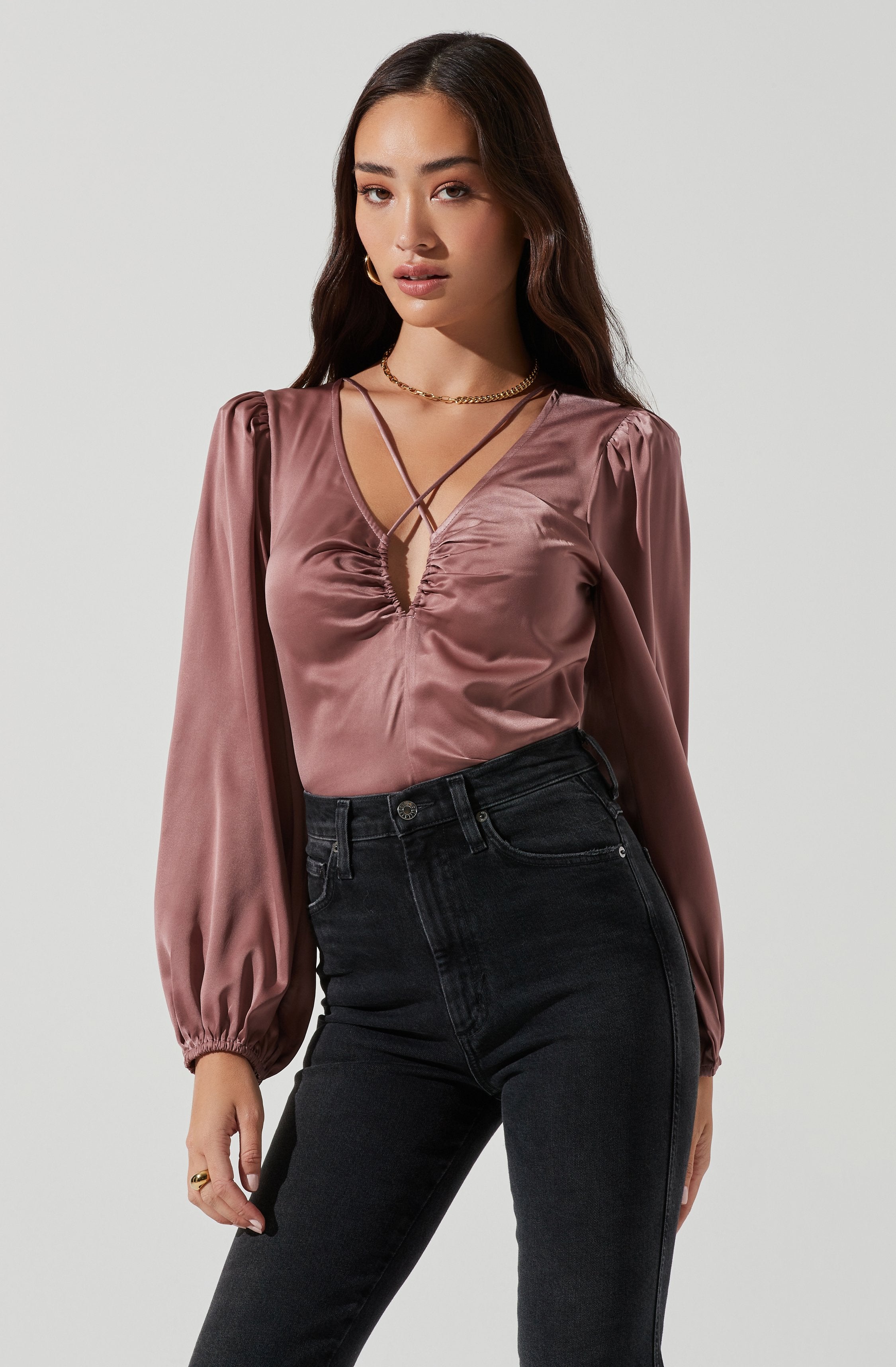 Key Hole Cutout Long Sleeve Top-Aljck
