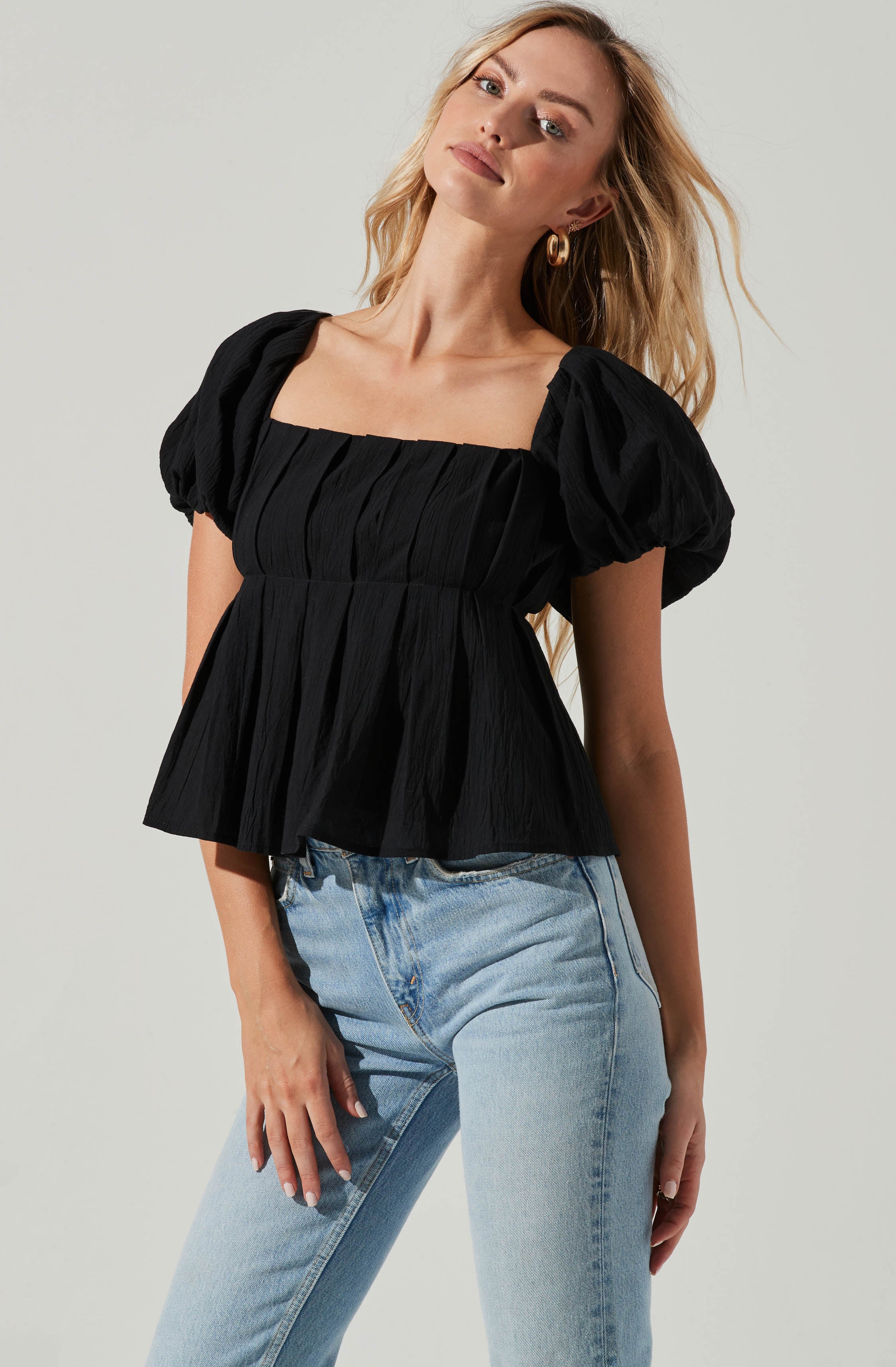 Pleated Back Cutout Bubble Sleeve Top-Aljck