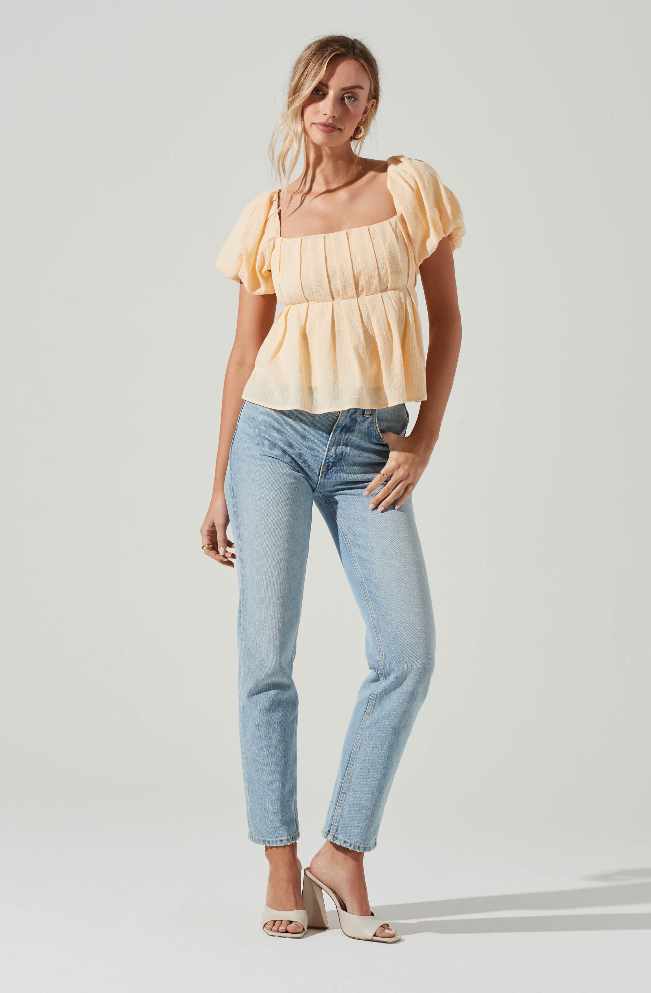 Pleated Back Cutout Bubble Sleeve Top-Aljck