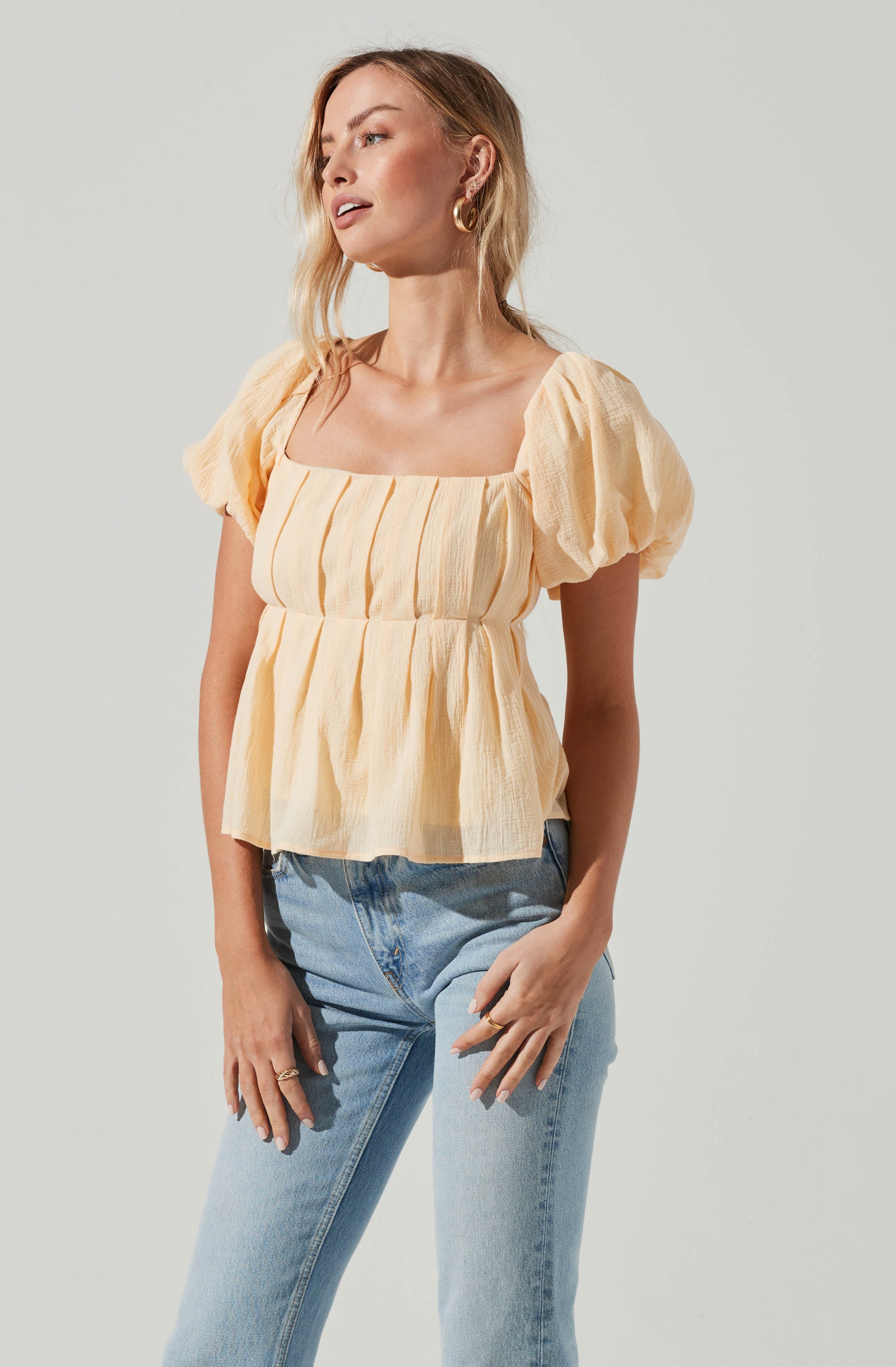 Pleated Back Cutout Bubble Sleeve Top-Aljck