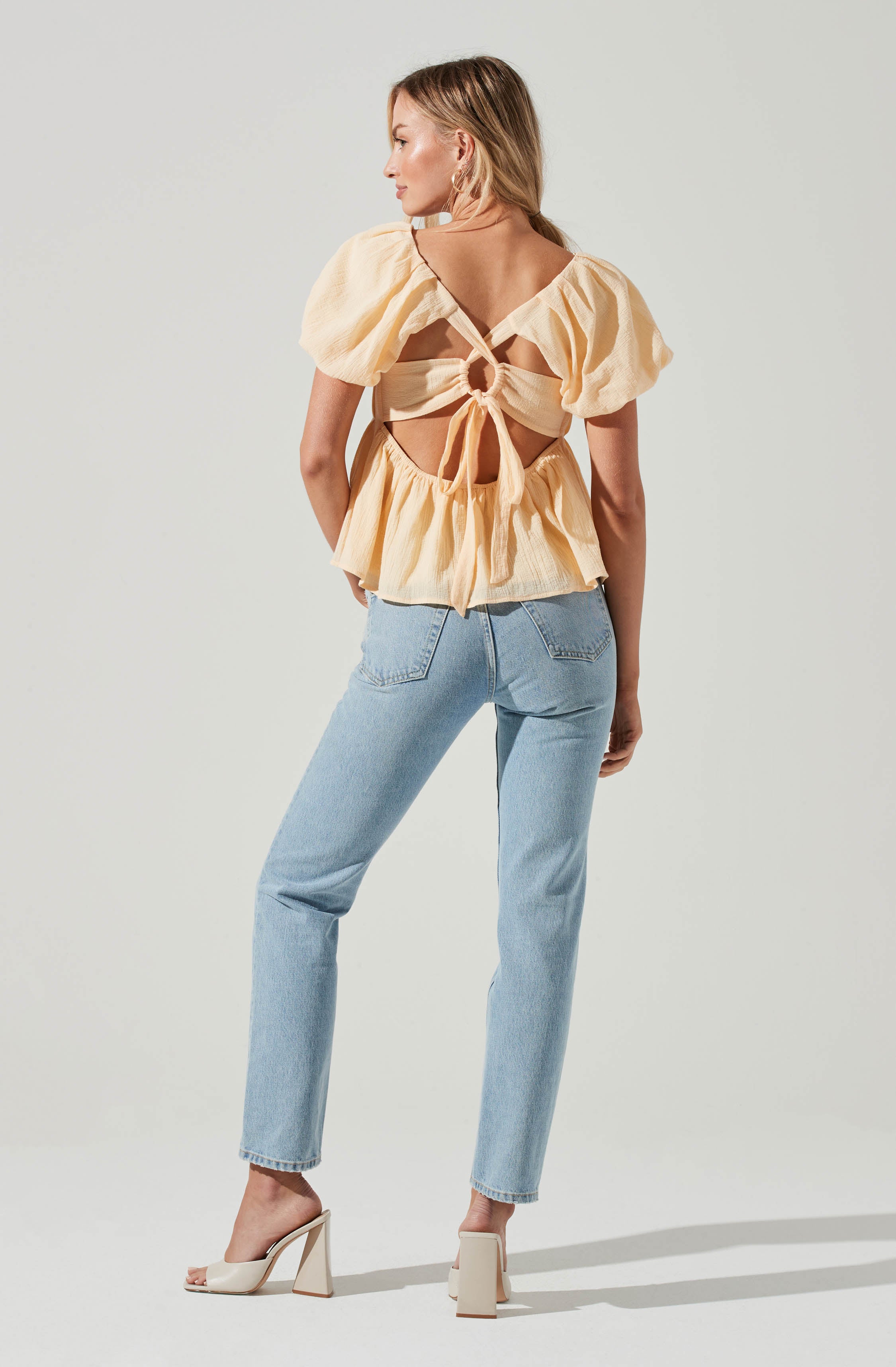 Pleated Back Cutout Bubble Sleeve Top-Aljck