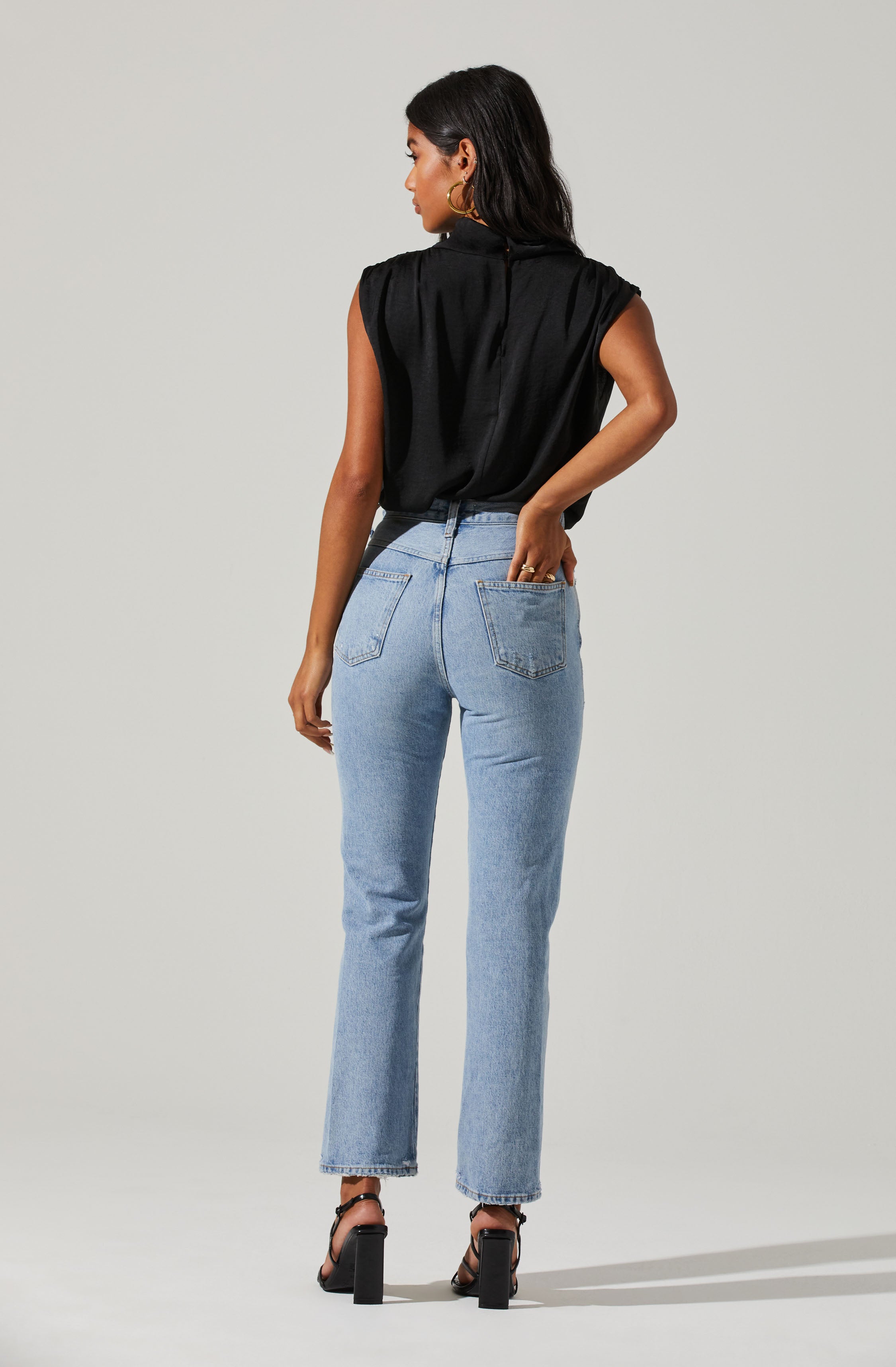 Cowl Neck Sleeveless Top-Aljck