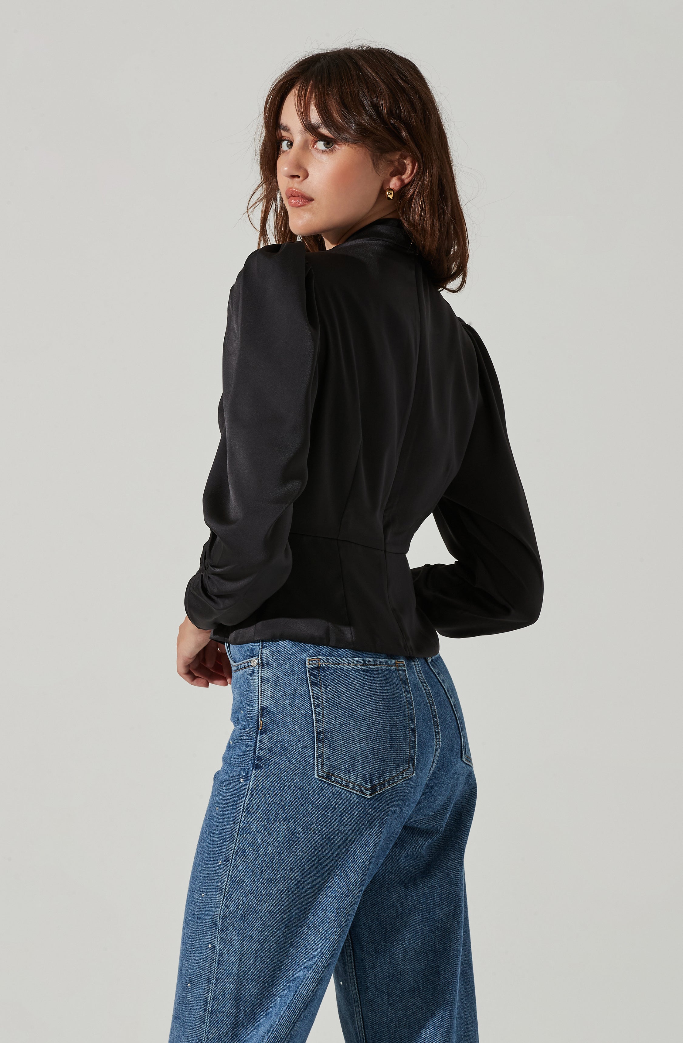 Twist Mock Neck Top-Aljck