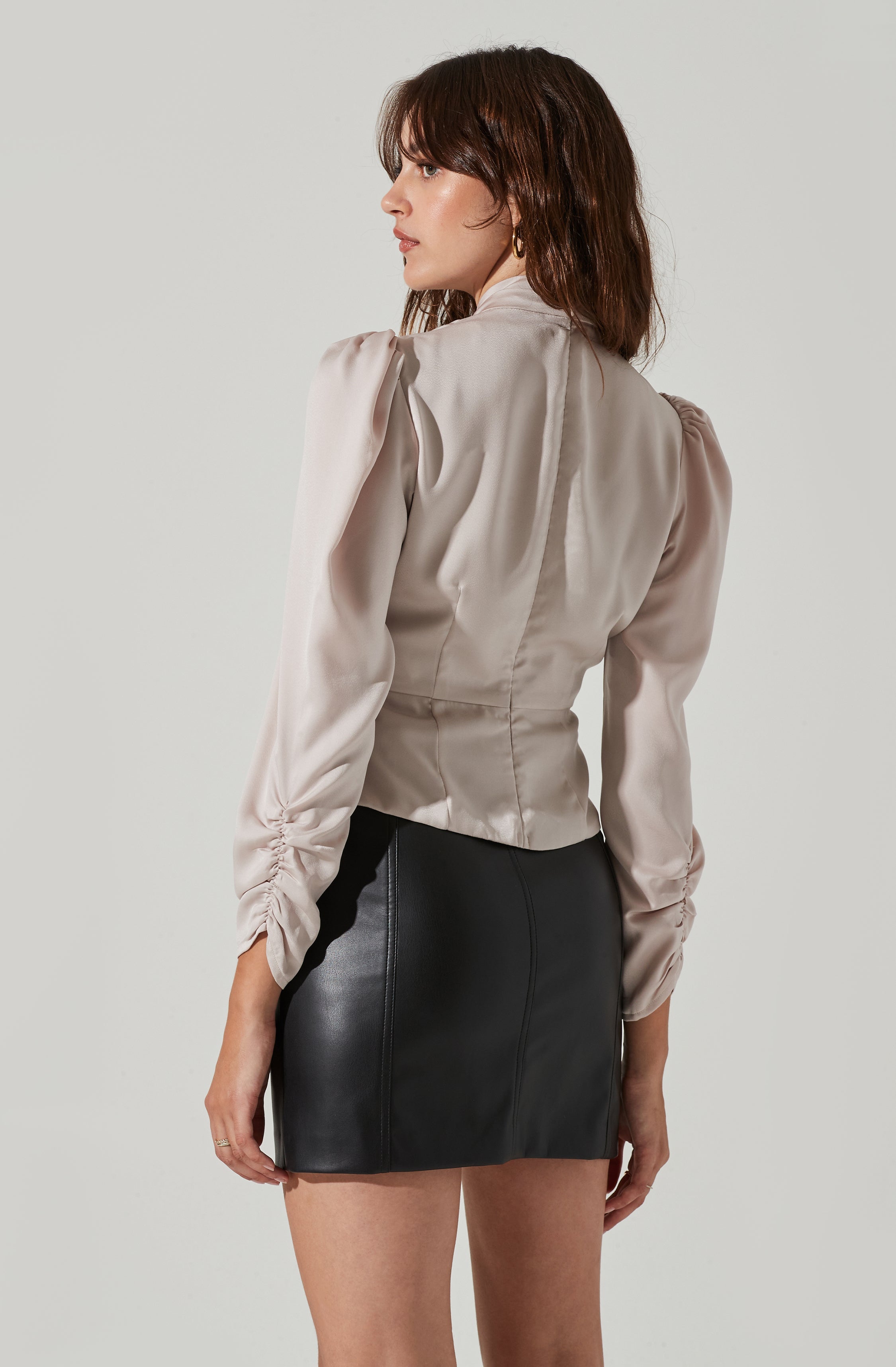 Twist Mock Neck Top-Aljck