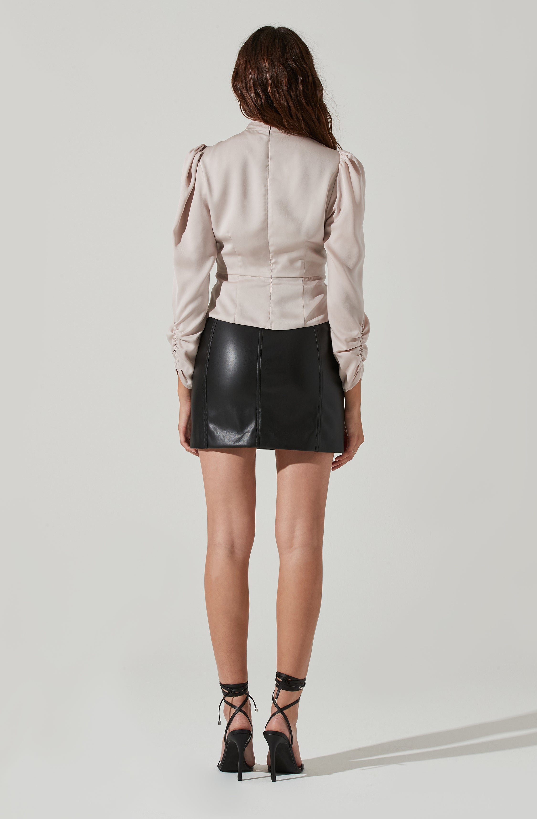 Twist Mock Neck Top-Aljck