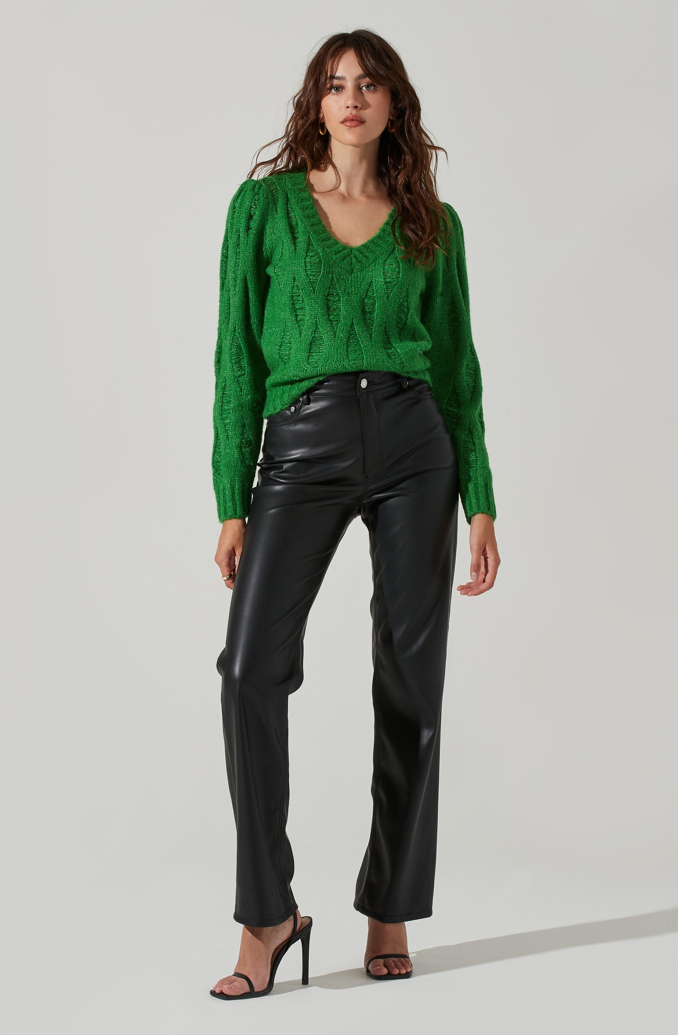 Distressed Cable Knit Sweater-Aljck