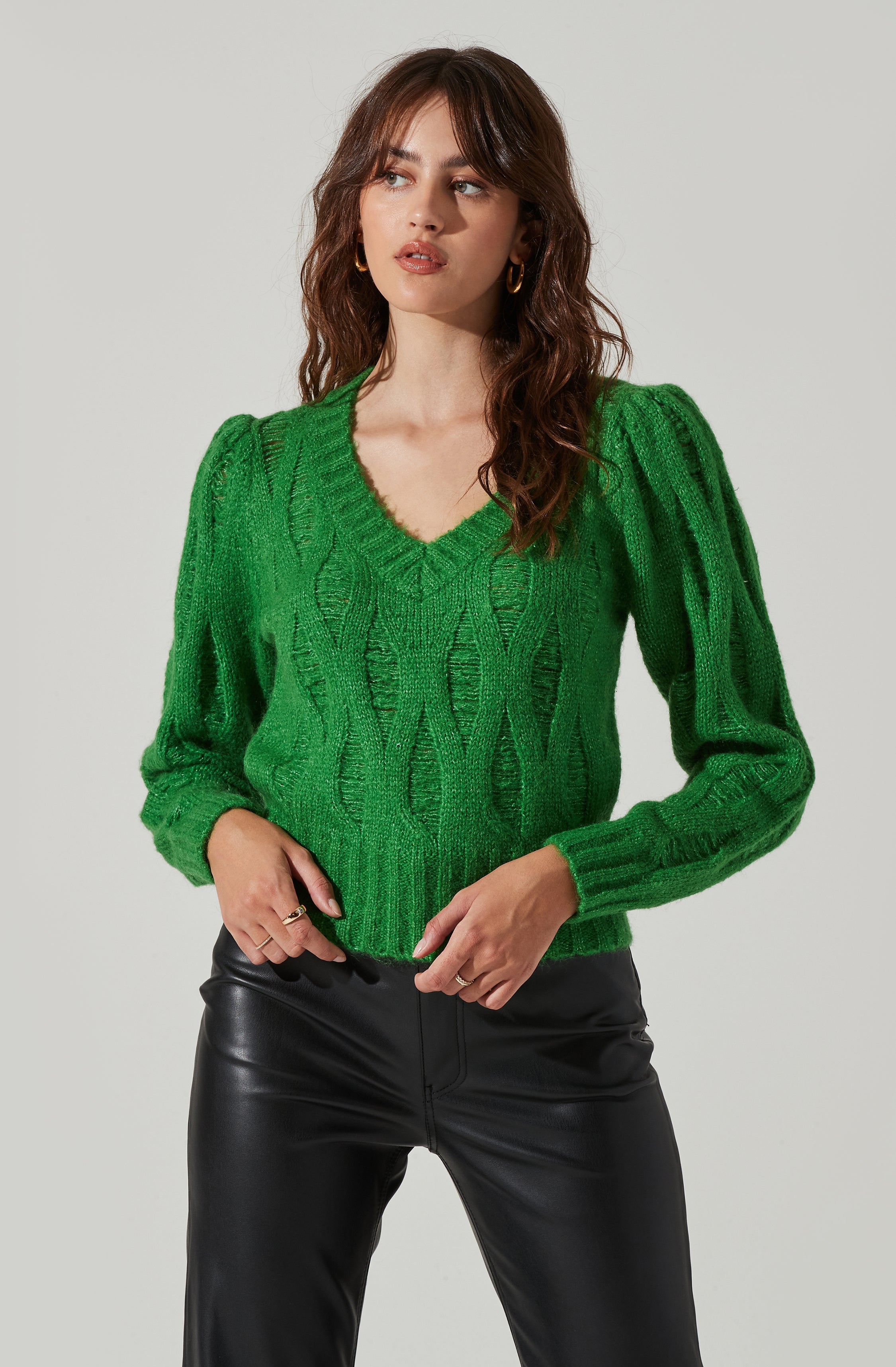 Distressed Cable Knit Sweater-Aljck