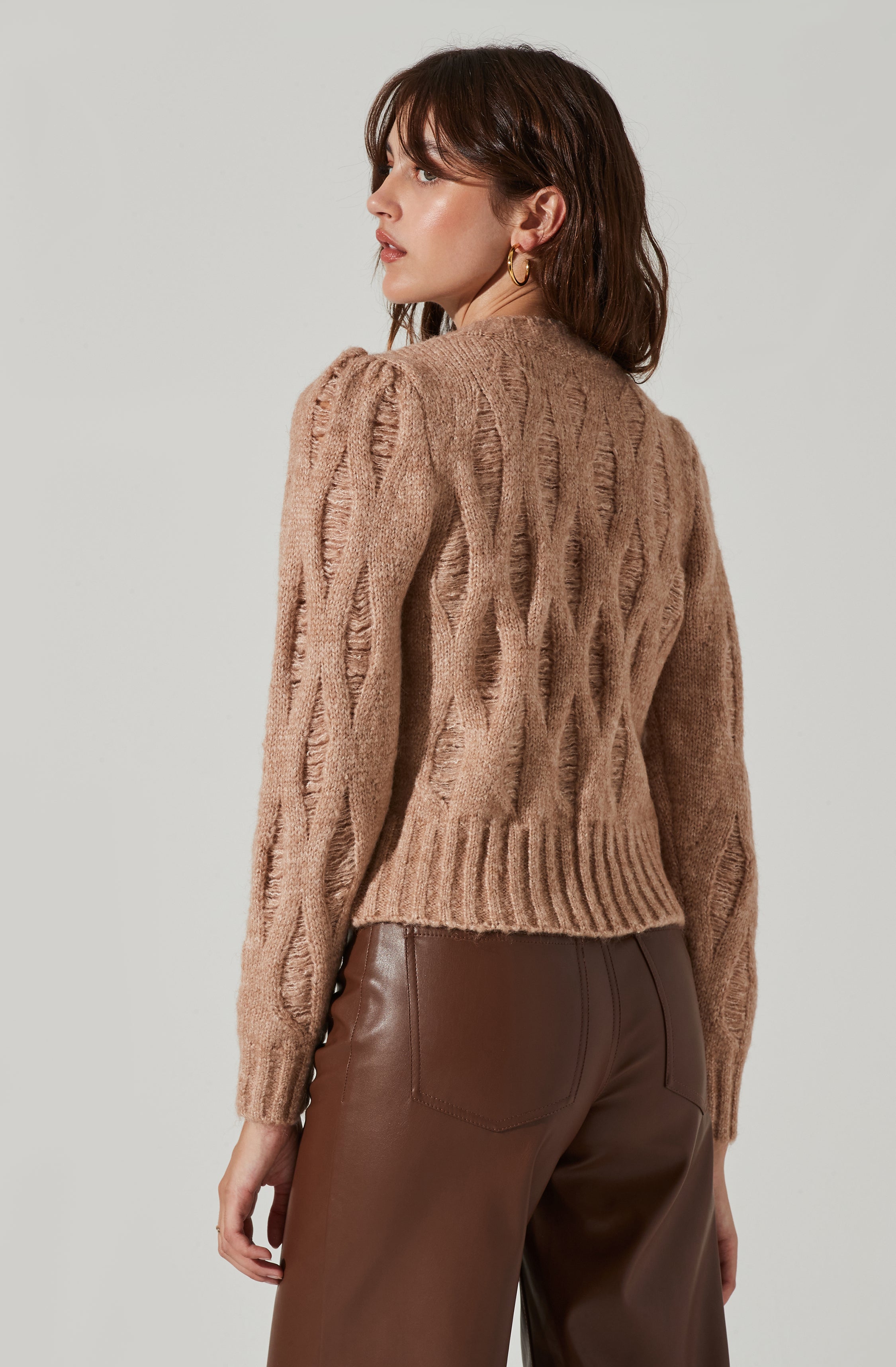 Distressed Cable Knit Sweater-Aljck