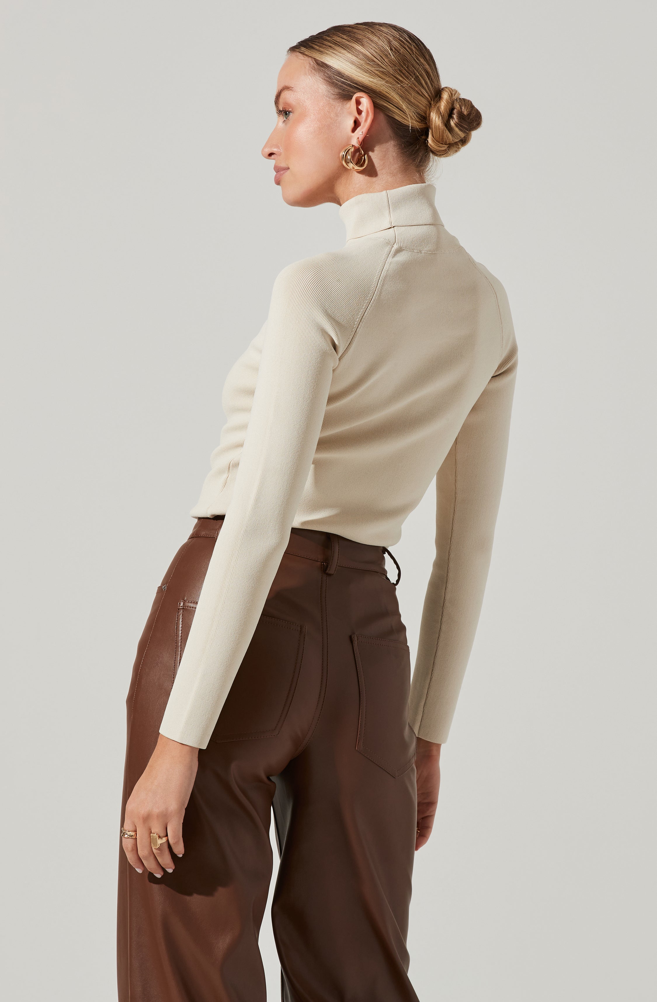 Sweetheart Turtleneck Long Sleeve Top-Aljck