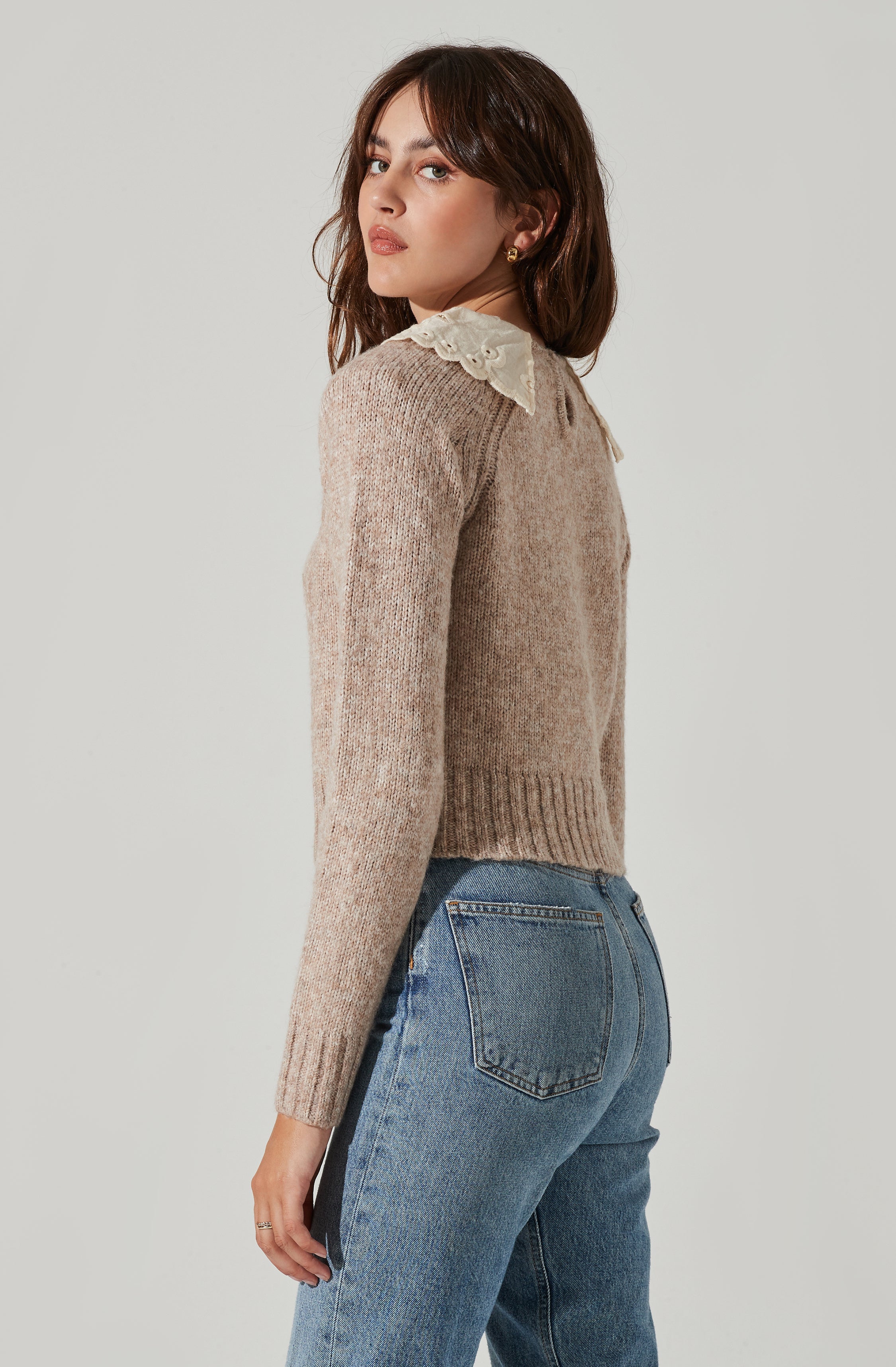 Embroidered Collar Sweater-Aljck