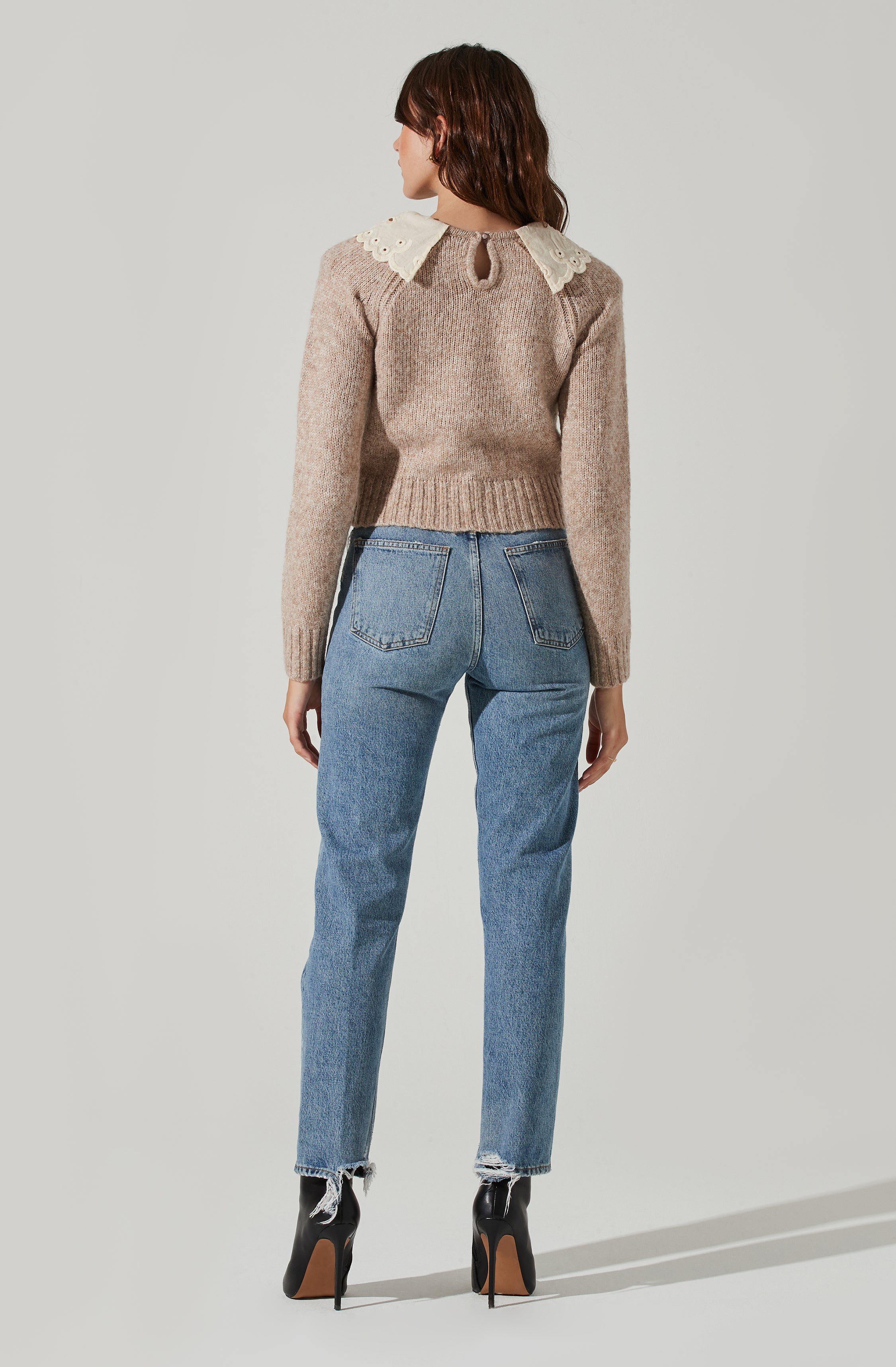 Embroidered Collar Sweater-Aljck