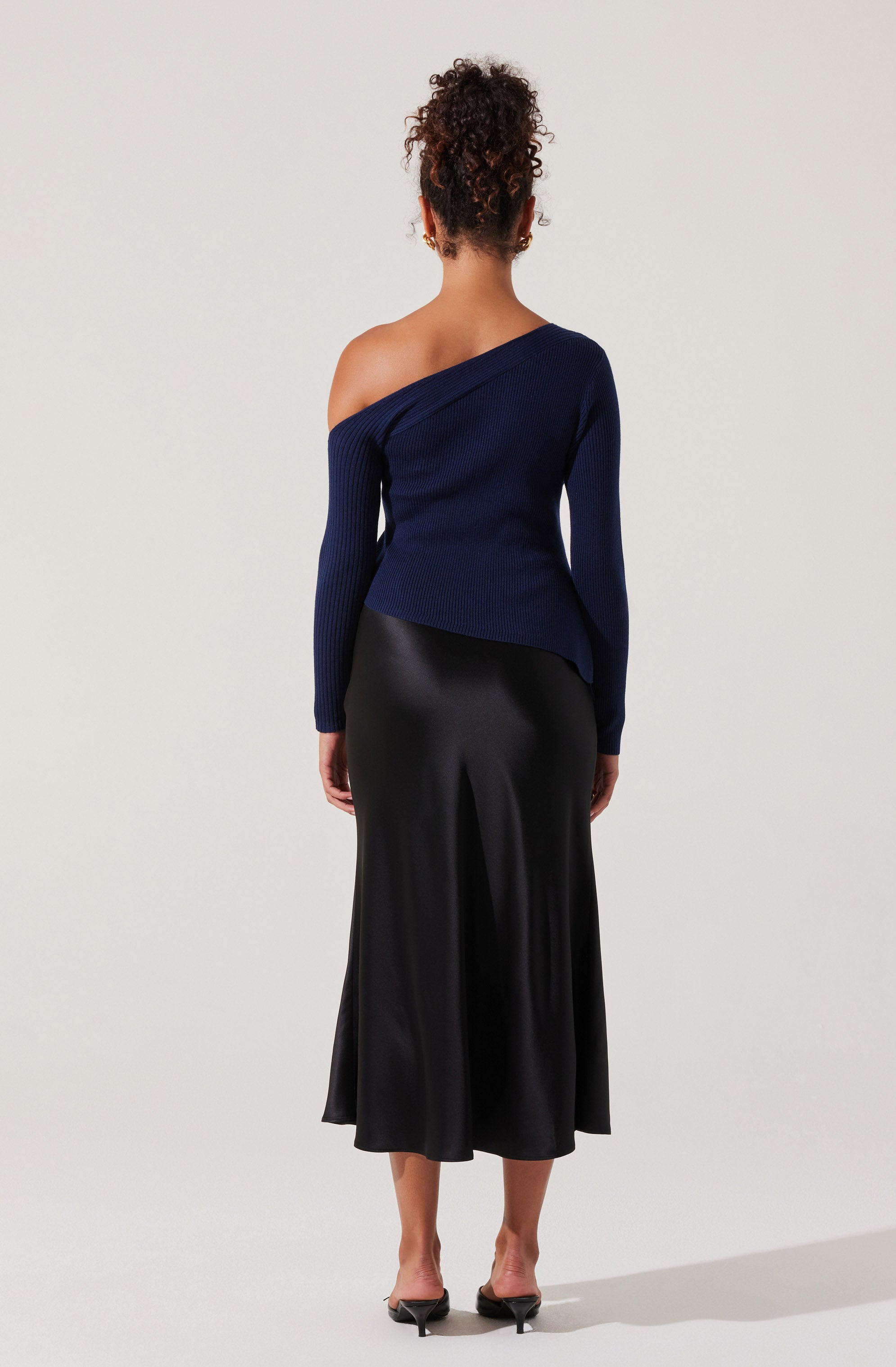 Aldari Off Shoulder Ribbed Sweater-Aljck