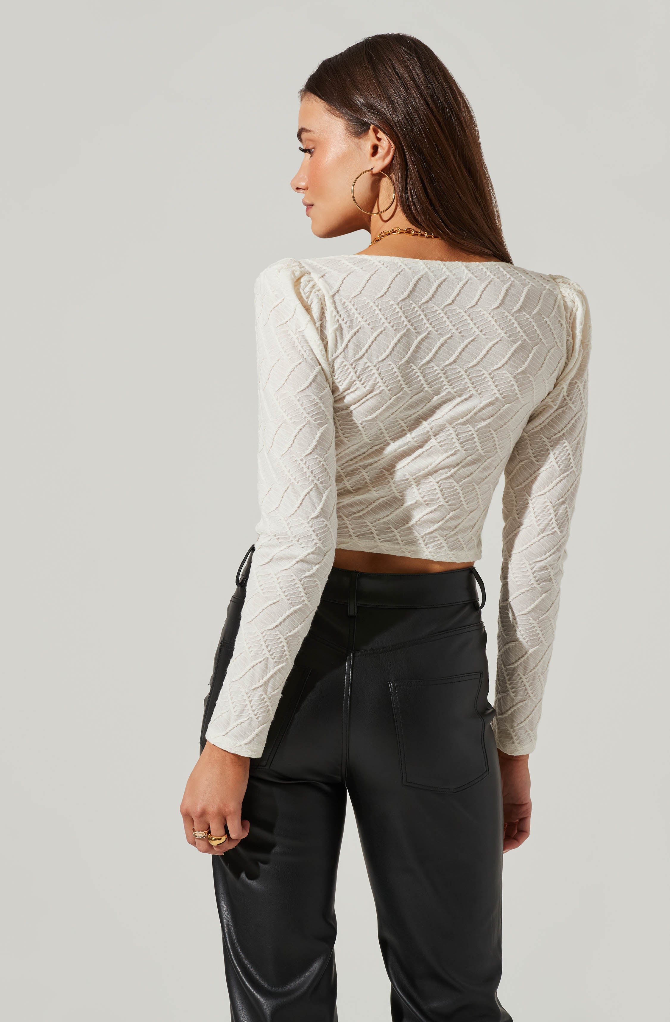 Long Sleeve Ruched Center Top-Aljck