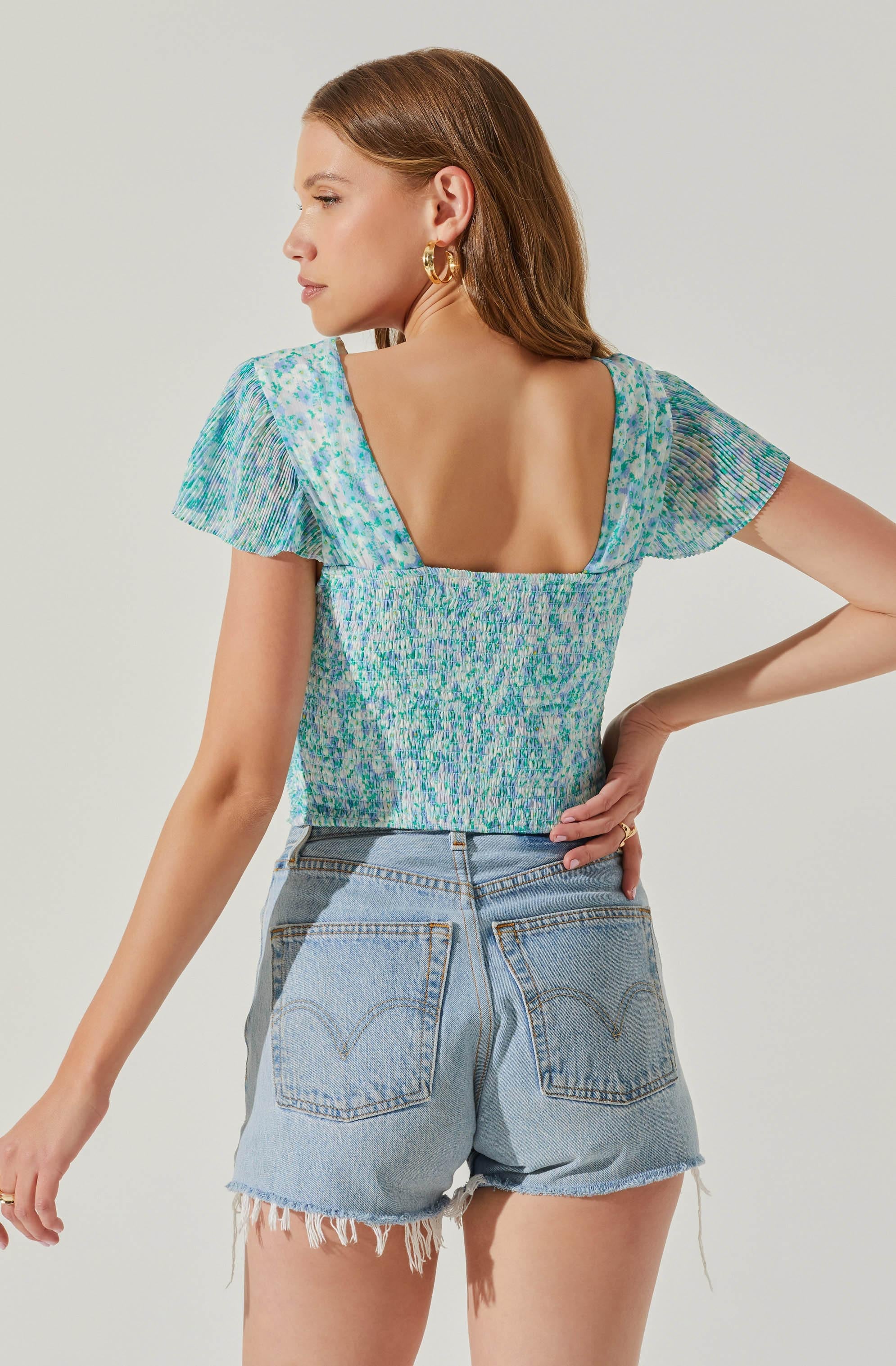 V-neck Plisse Bust Floral Top-Aljck
