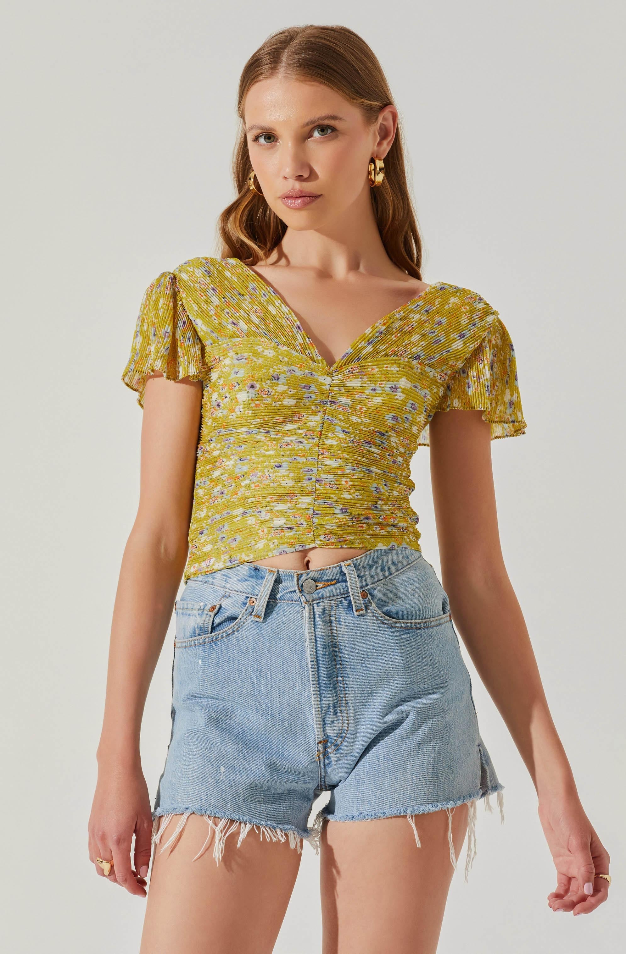 V-neck Plisse Bust Floral Top-Aljck