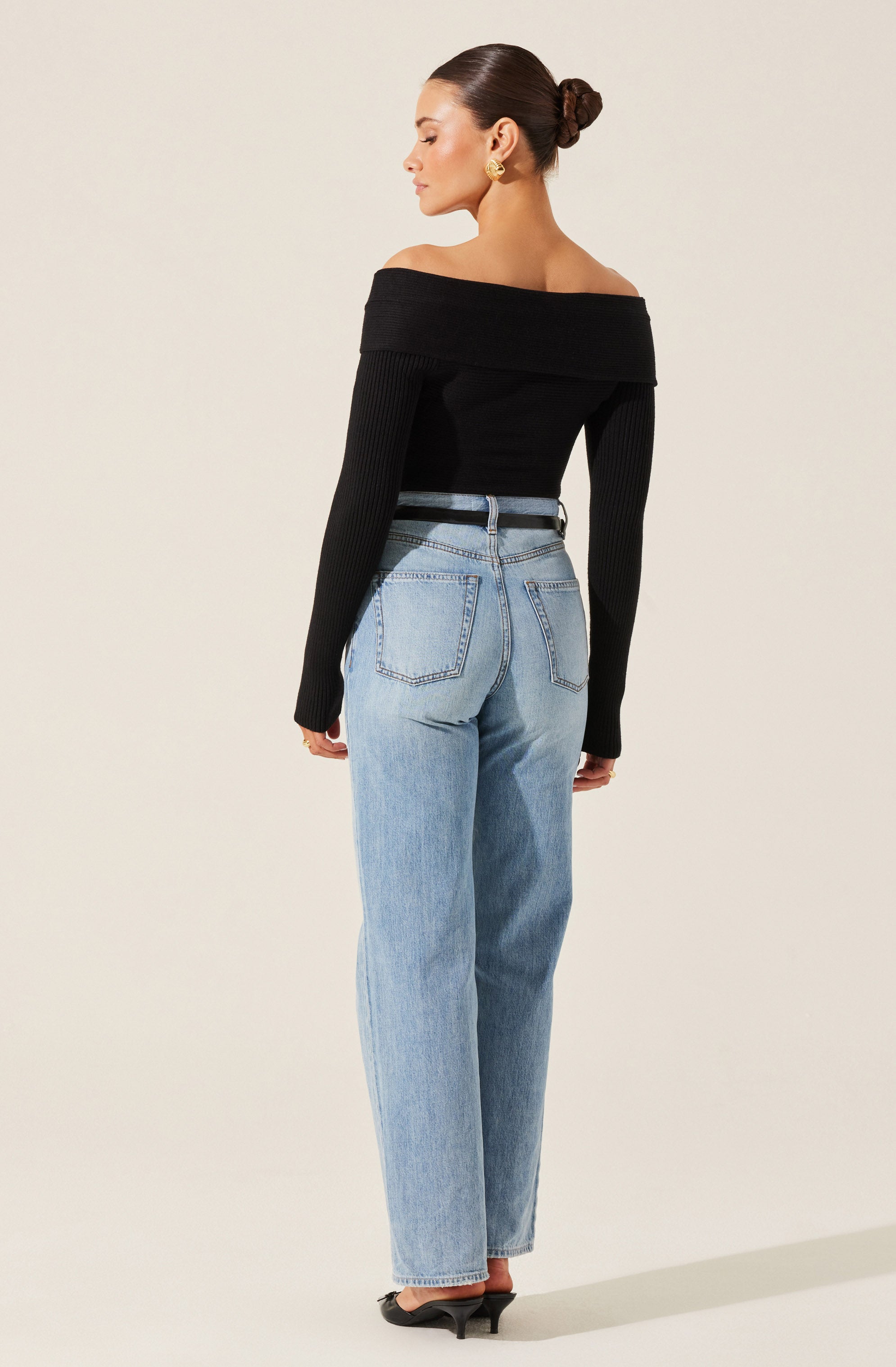 Off Shoulder Crossover Sweater-Aljck