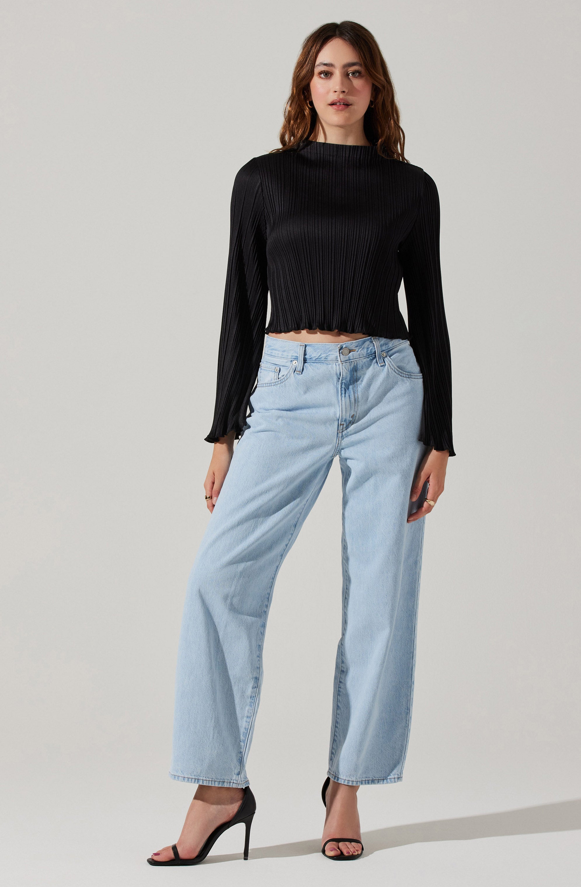 Cropped Plisse Mock Neck Top-Aljck