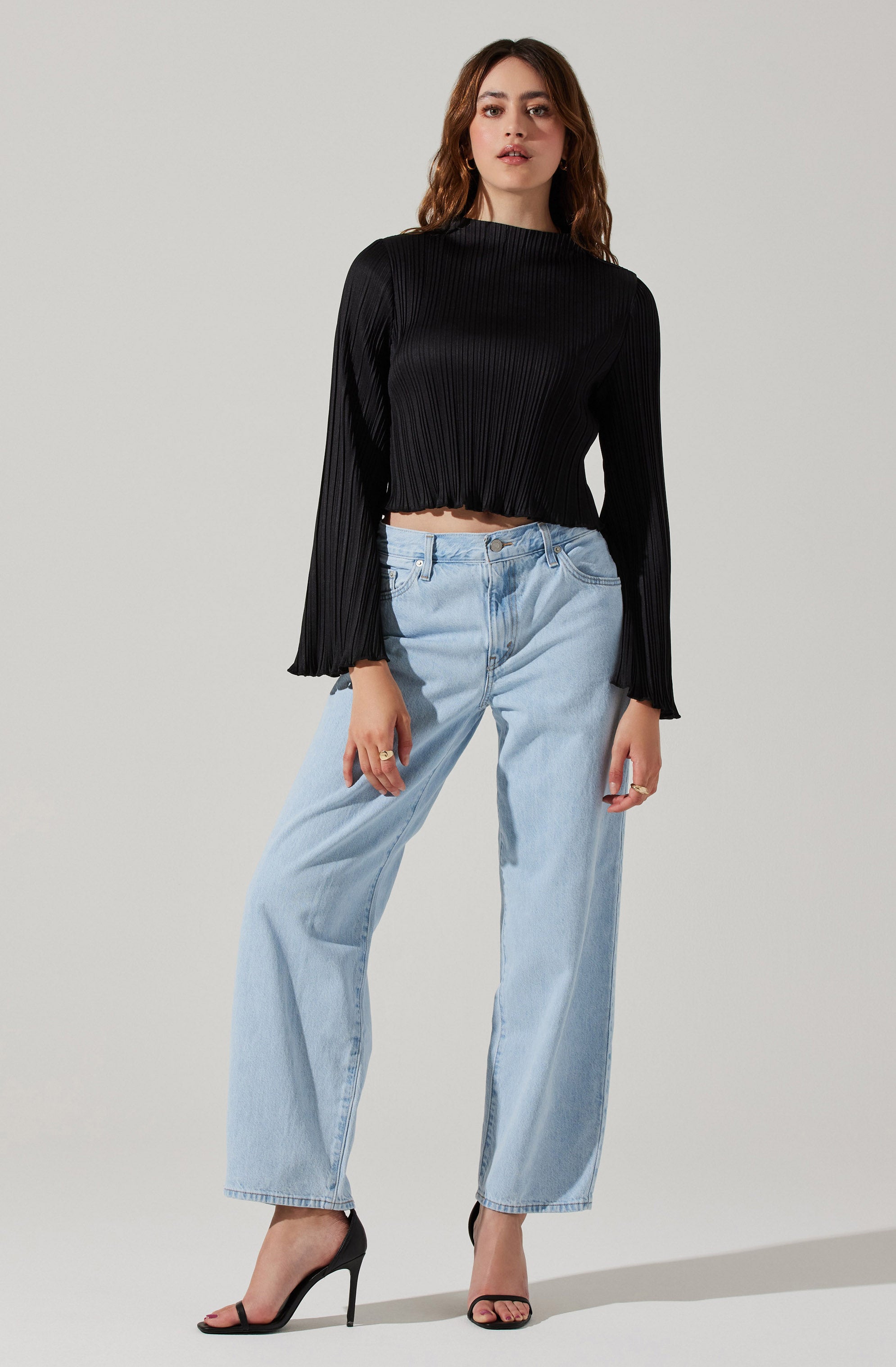 Cropped Plisse Mock Neck Top-Aljck