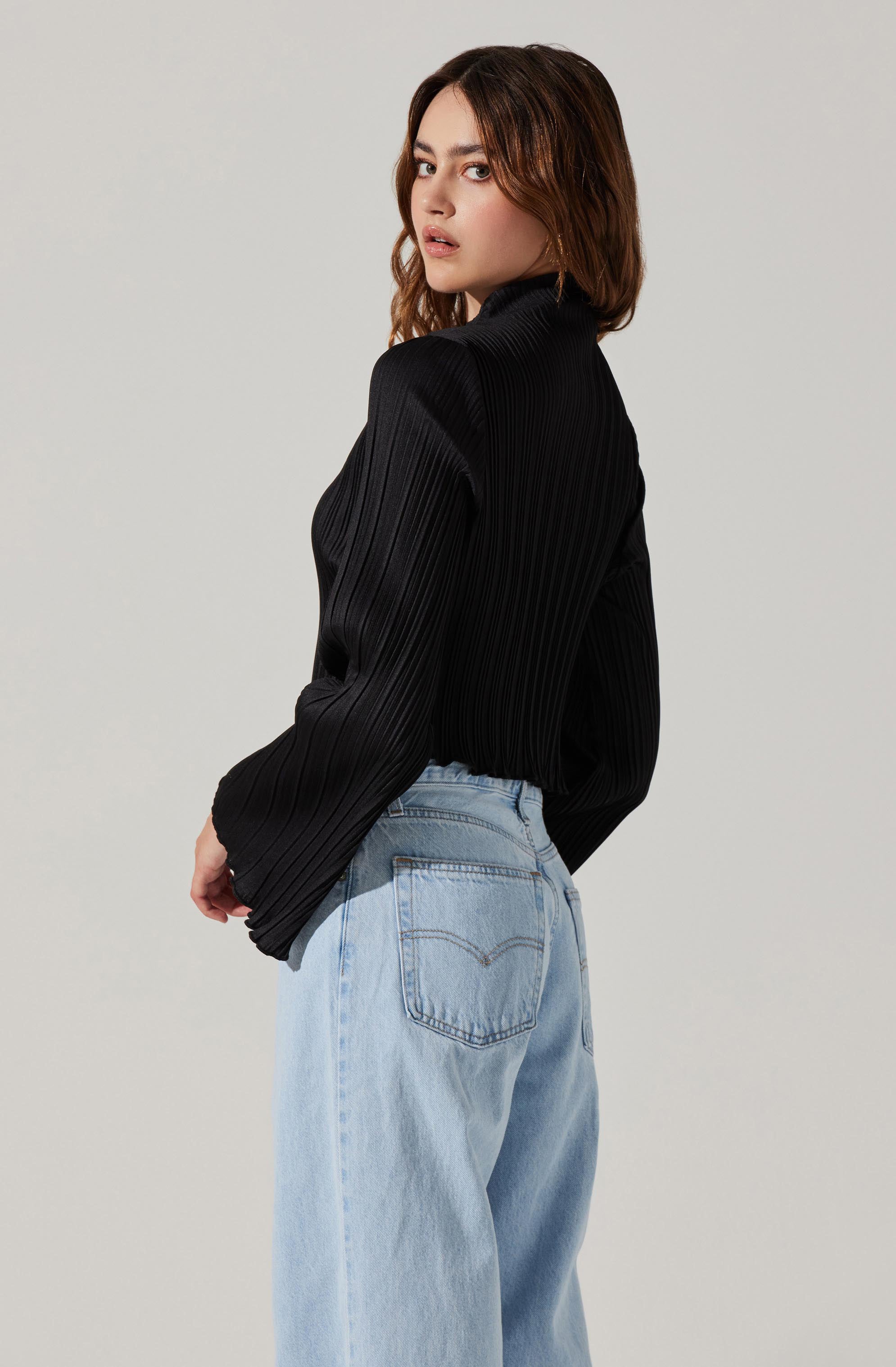 Cropped Plisse Mock Neck Top-Aljck