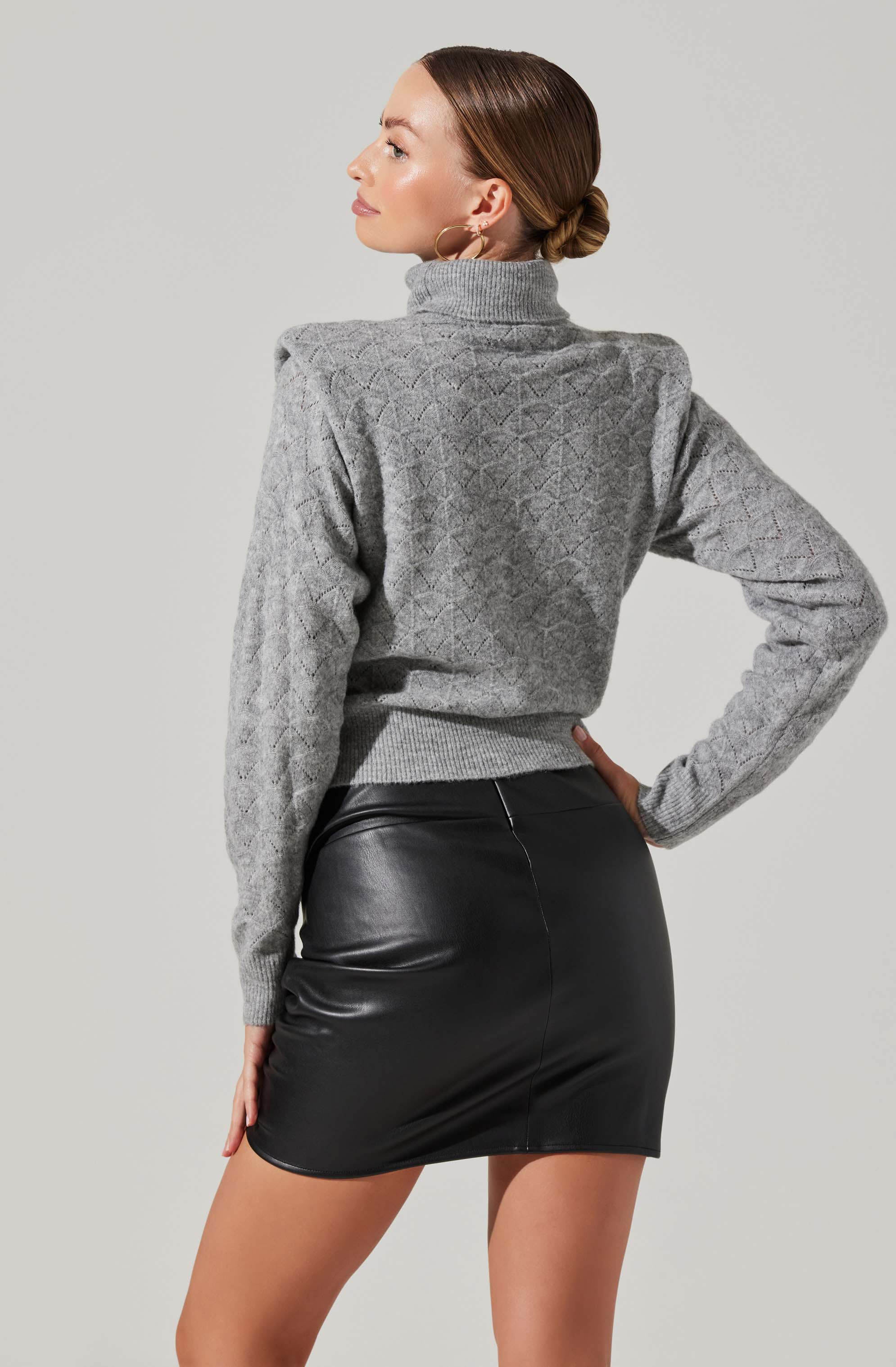 Textured Turtleneck Sweater-Aljck