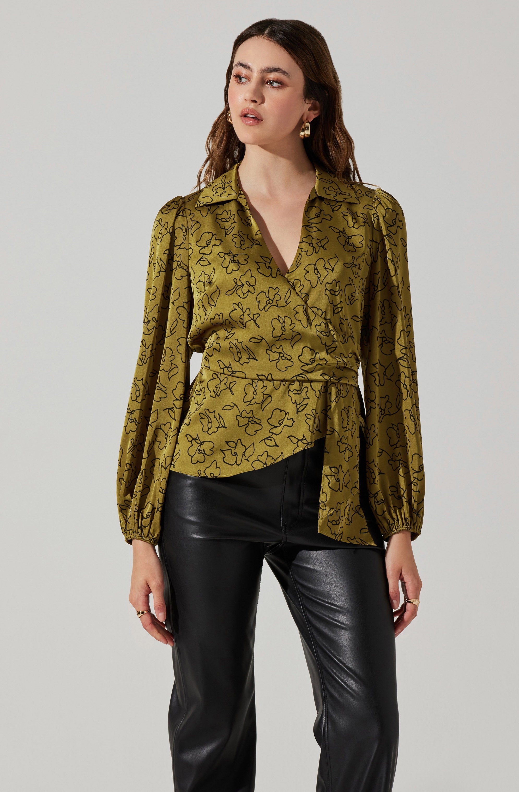 Asymmetrical Collared Floral Wrap Top-Aljck