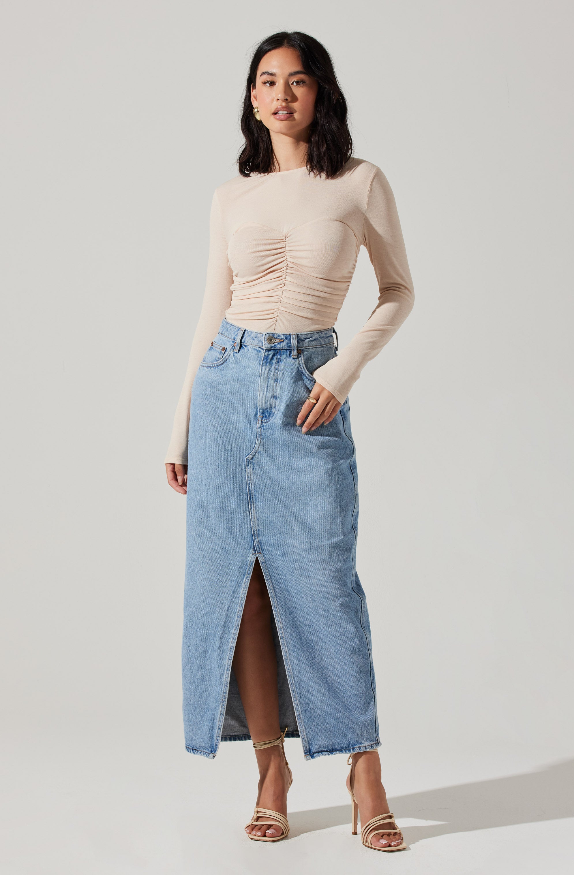 Center Ruched Long Sleeve Top-Aljck