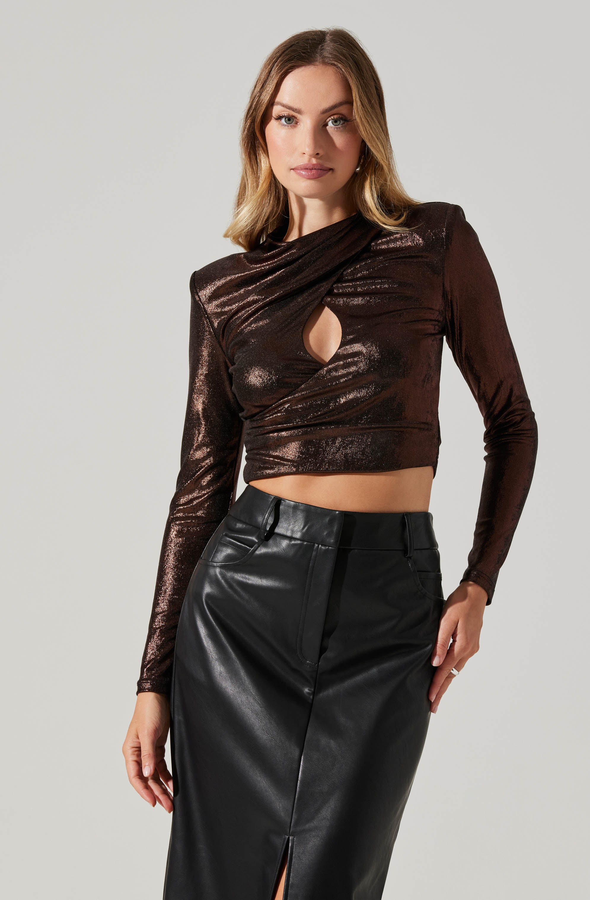 Metallic Keyhole Mock Neck Top-Aljck