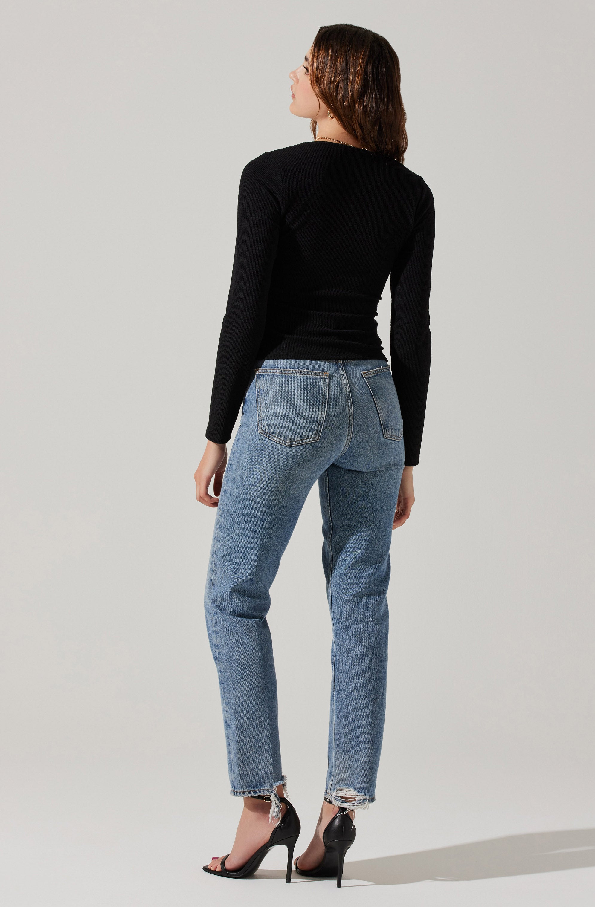 Long Sleeve Cupped Bust Knit Top-Aljck