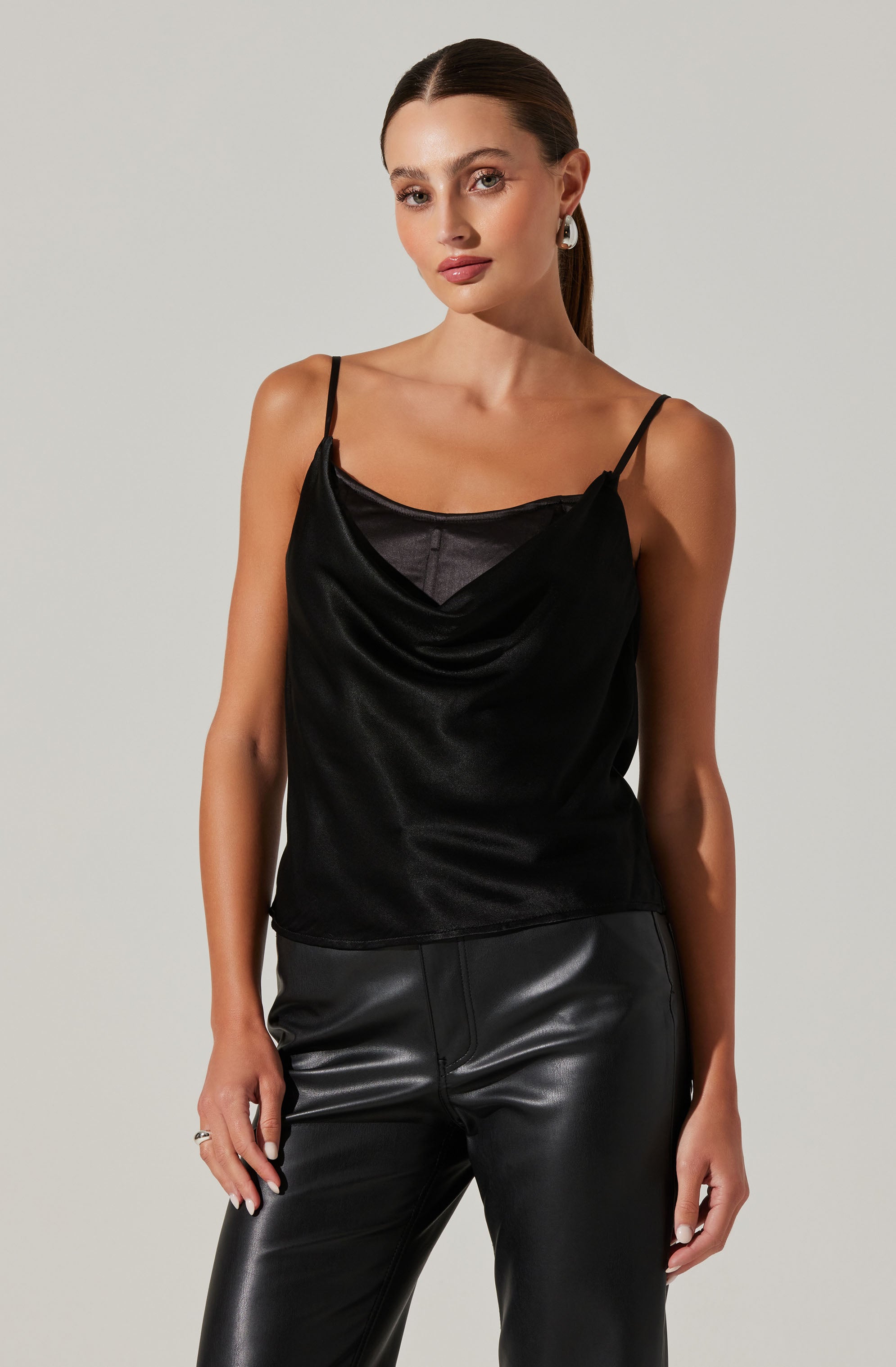 Contrast Cowl Tank-Aljck