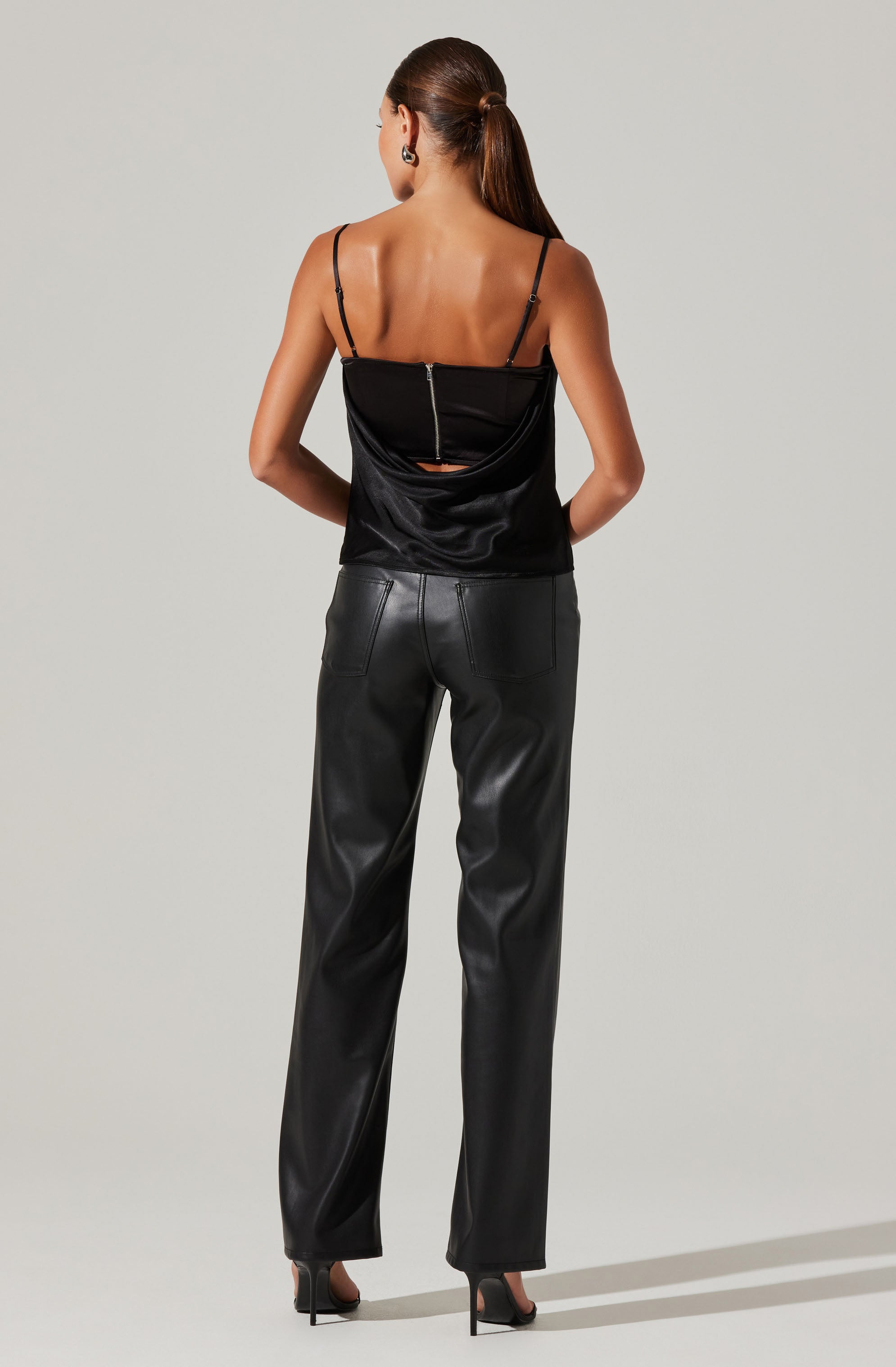 Contrast Cowl Tank-Aljck